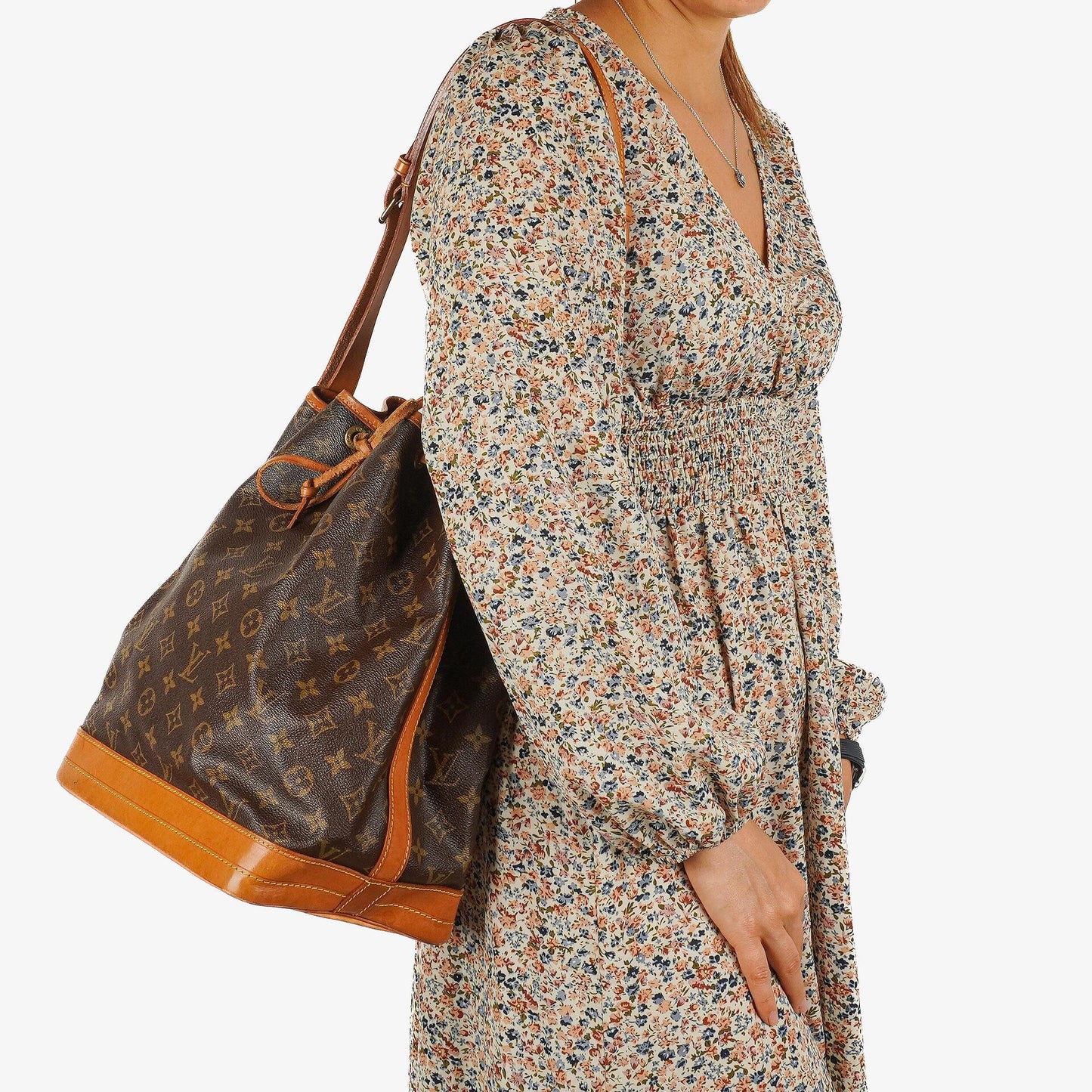 Louis Vuitton Noe Grande GM Monogram Canvas Shoulder Bag