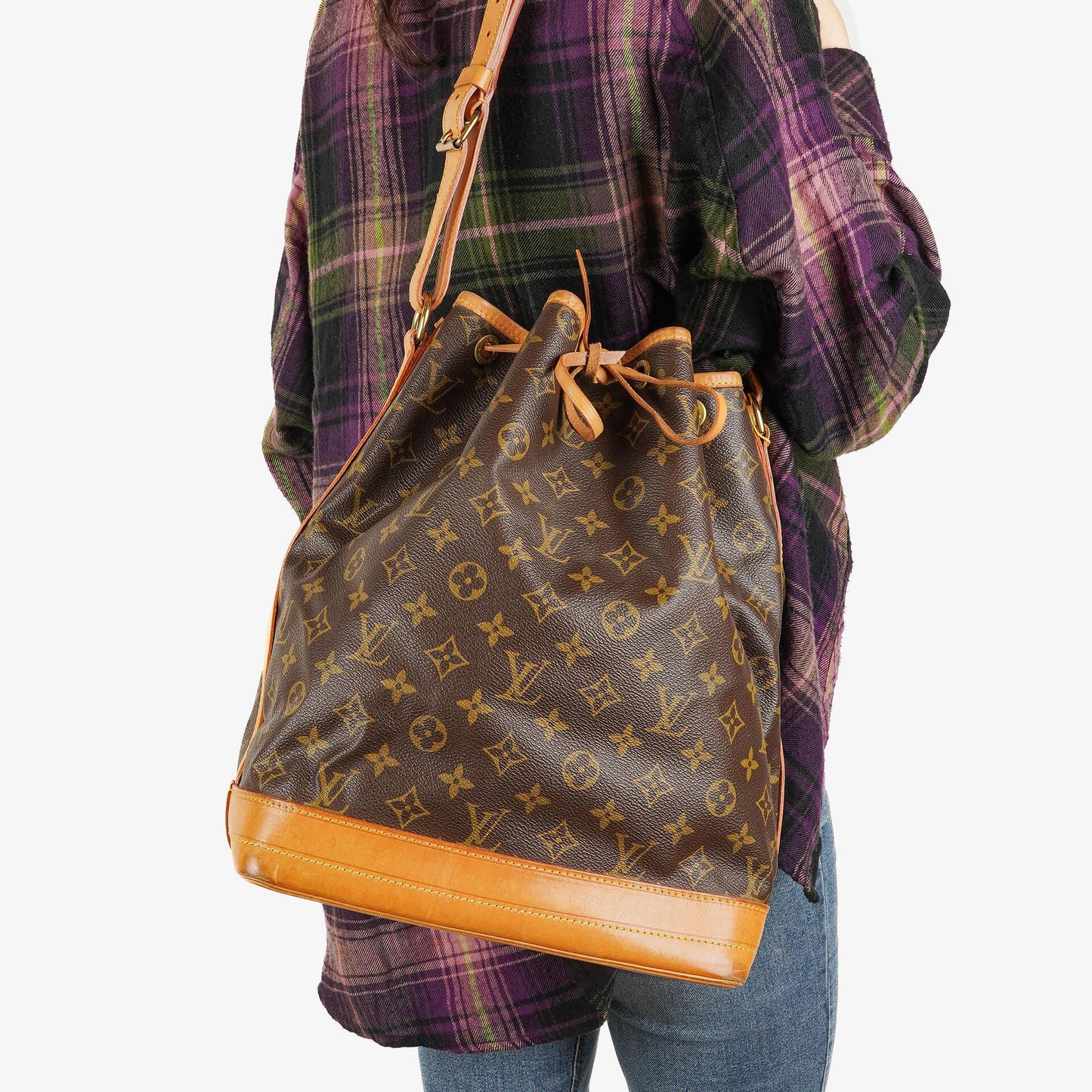 Louis Vuitton Noe Grande GM Monogram Canvas Shoulder Bag