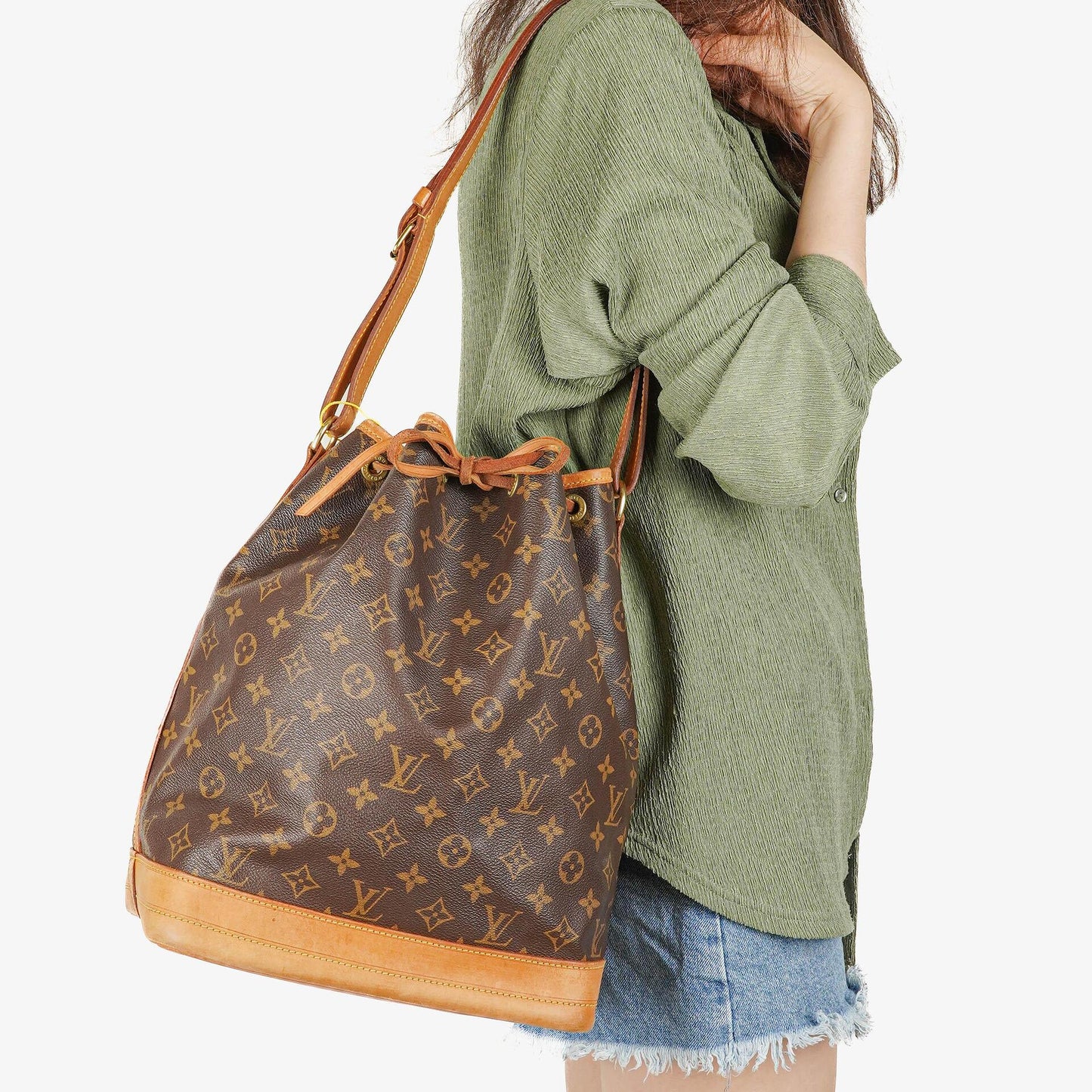 Louis Vuitton Noe Grande GM Monogram Canvas Shoulder Bag