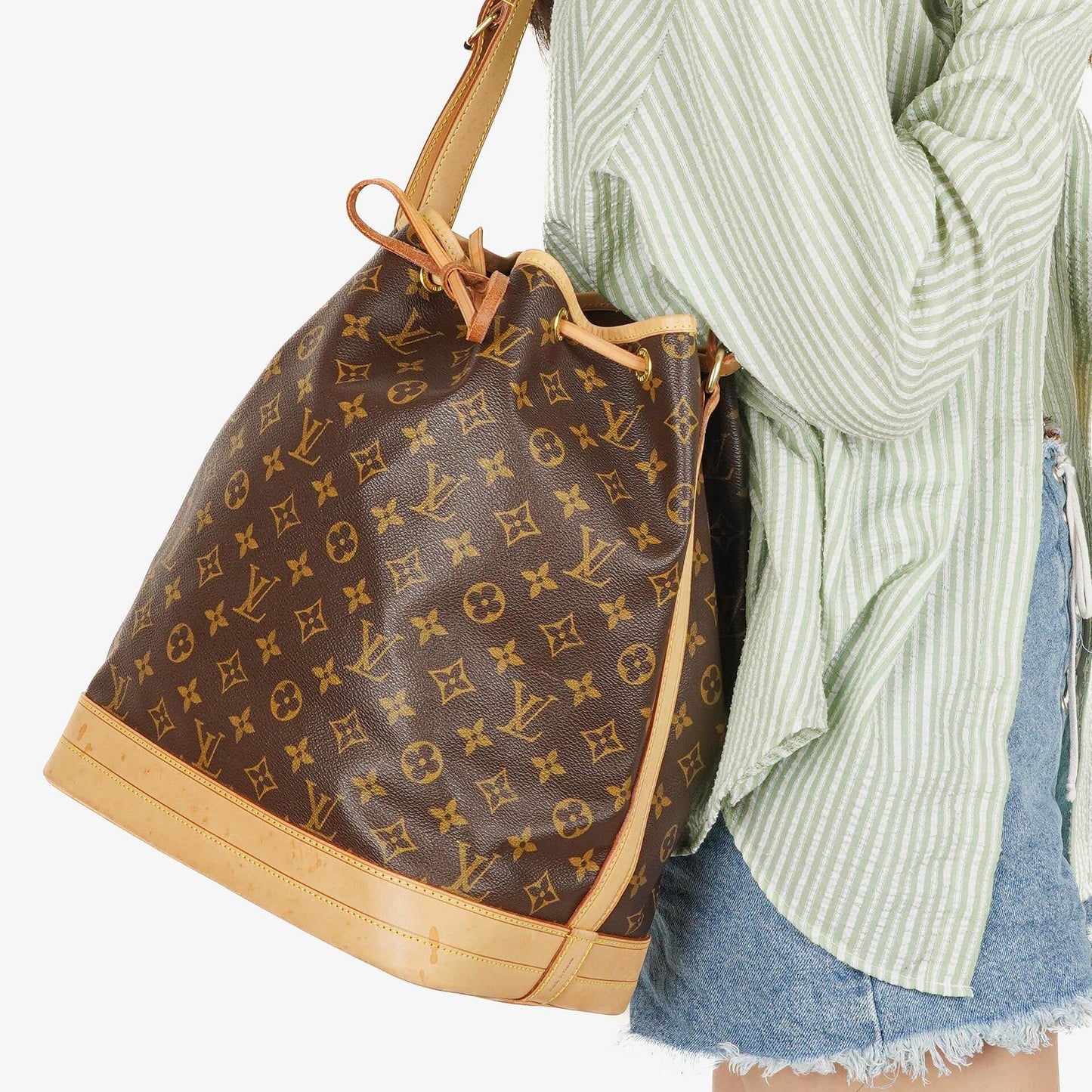 Louis Vuitton Noe Grande GM Monogram Canvas Shoulder Bag