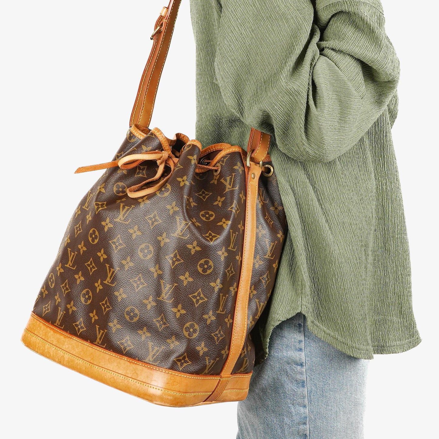 Louis Vuitton Noe Grande GM Monogram Canvas Shoulder Bag