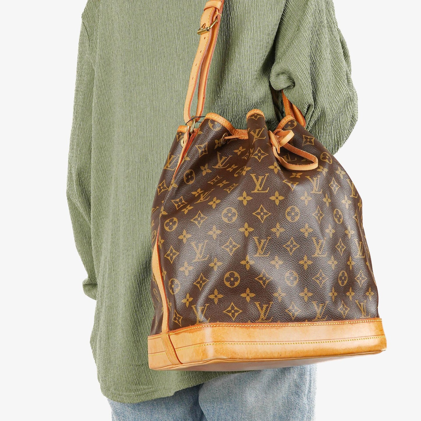 Louis Vuitton Noe Grande GM Monogram Canvas Shoulder Bag