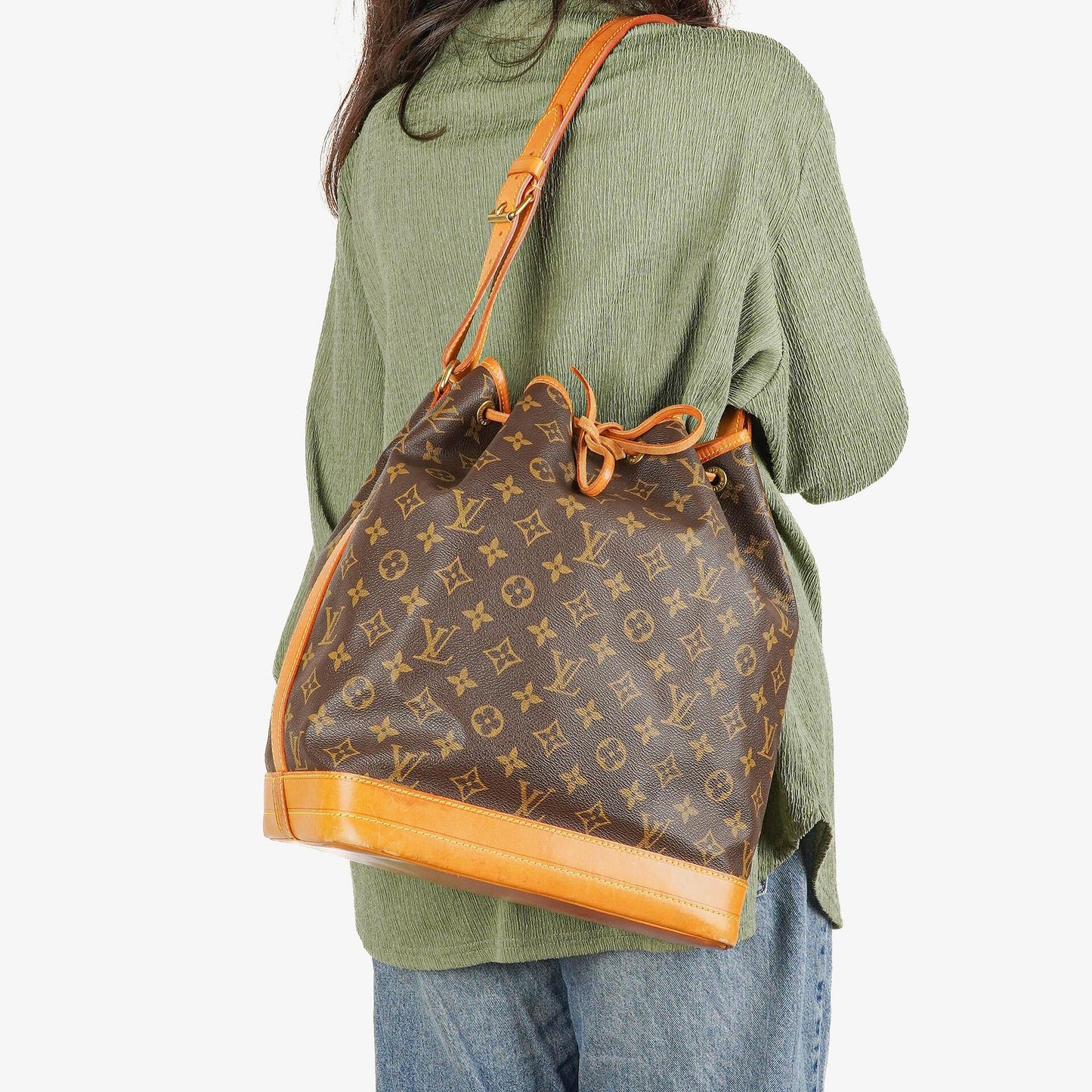 Louis Vuitton Noe Grande GM Monogram Canvas Shoulder Bag
