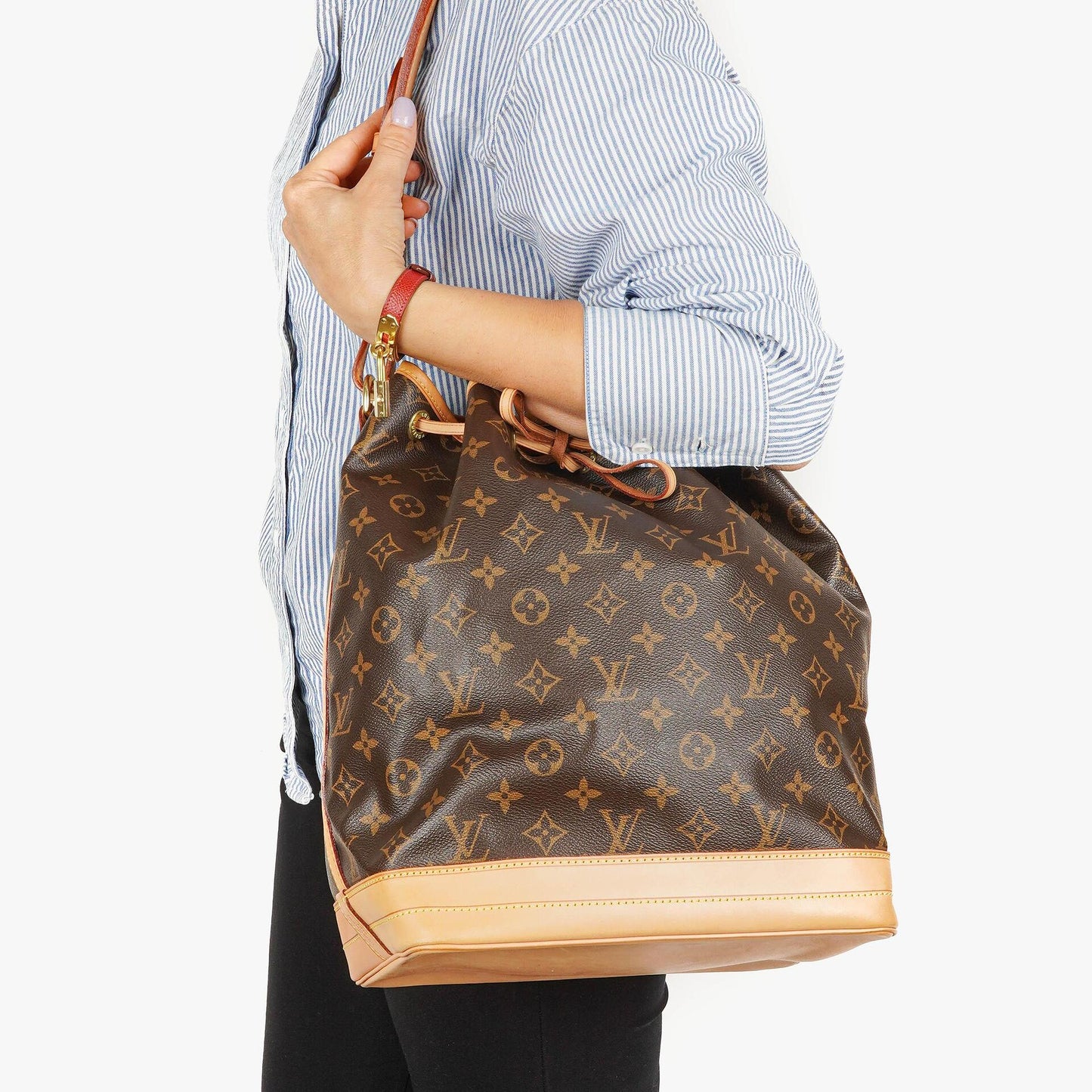 Louis Vuitton Noe Grande GM Monogram Canvas Shoulder Bag
