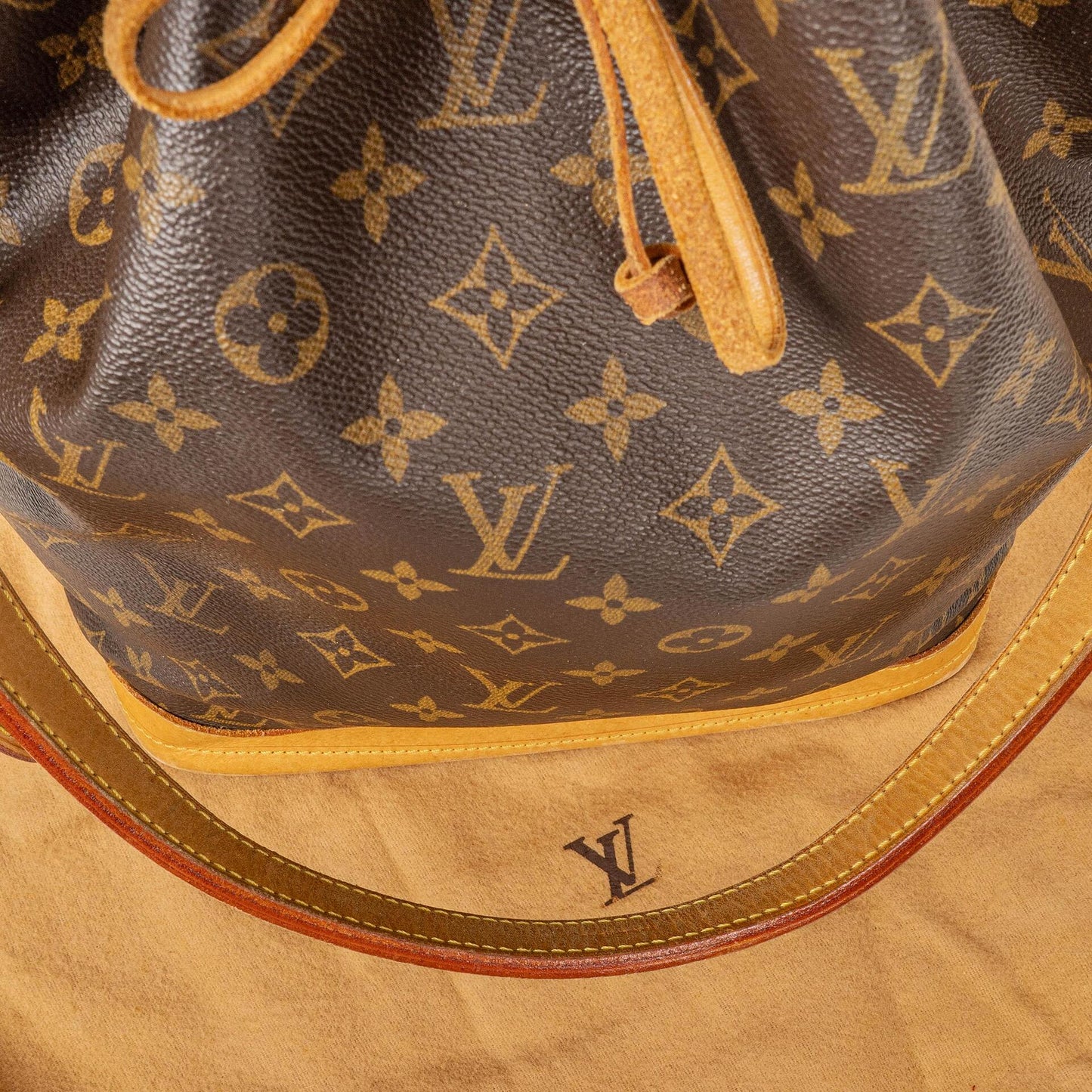 Louis Vuitton Noe Grande GM Monogram Canvas Shoulder Bag