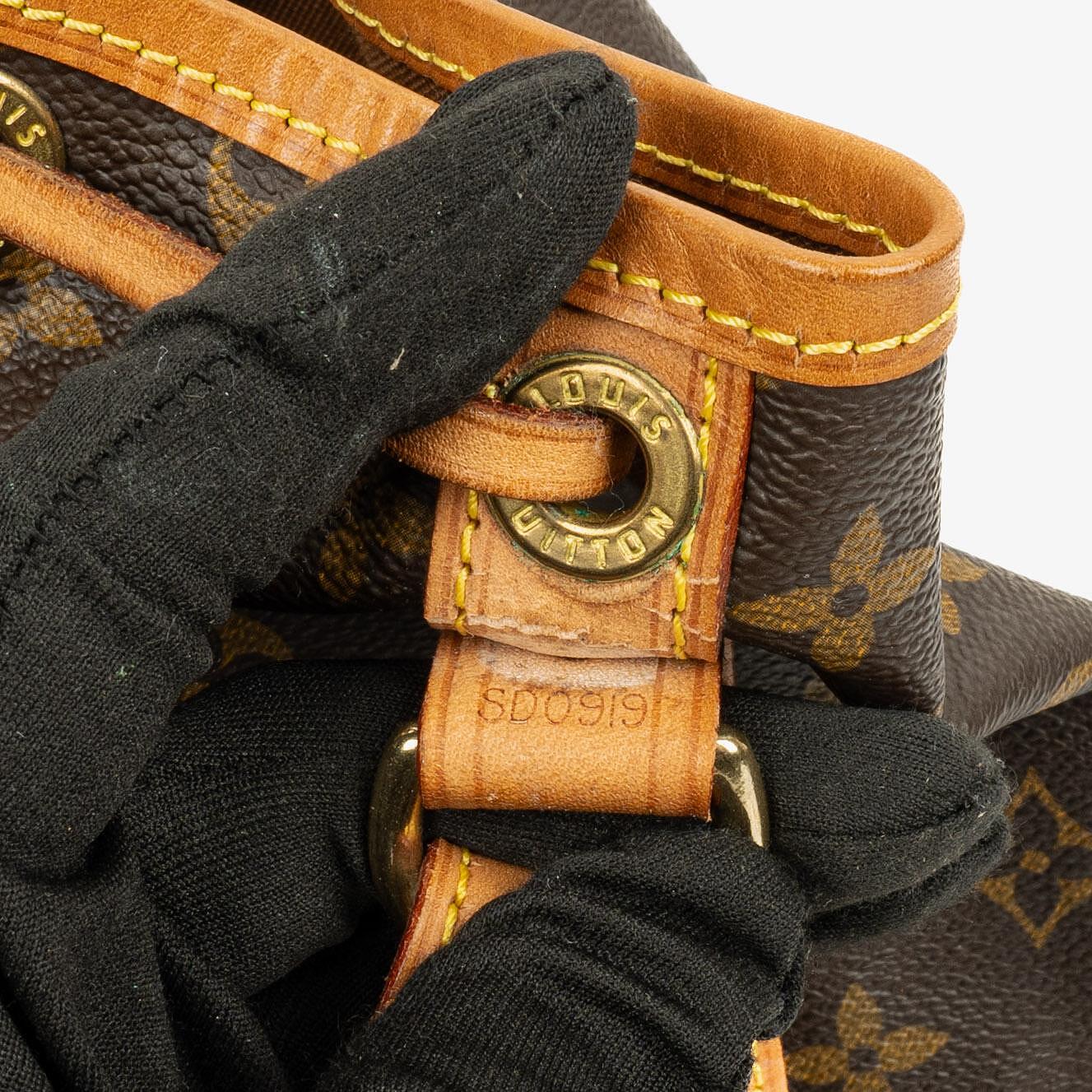 Louis Vuitton Noe Grande GM Monogram Canvas Shoulder Bag