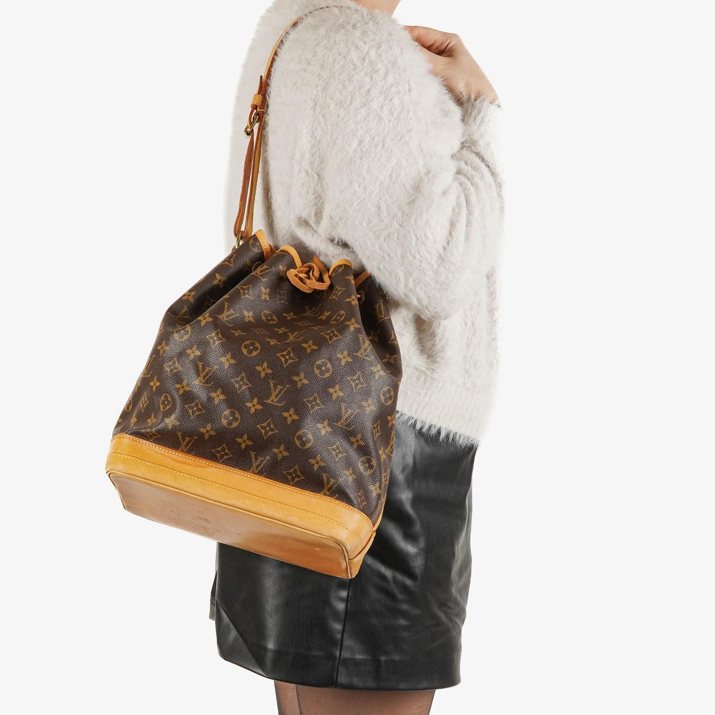 Louis Vuitton Noe Grande GM Monogram Canvas Shoulder Bag