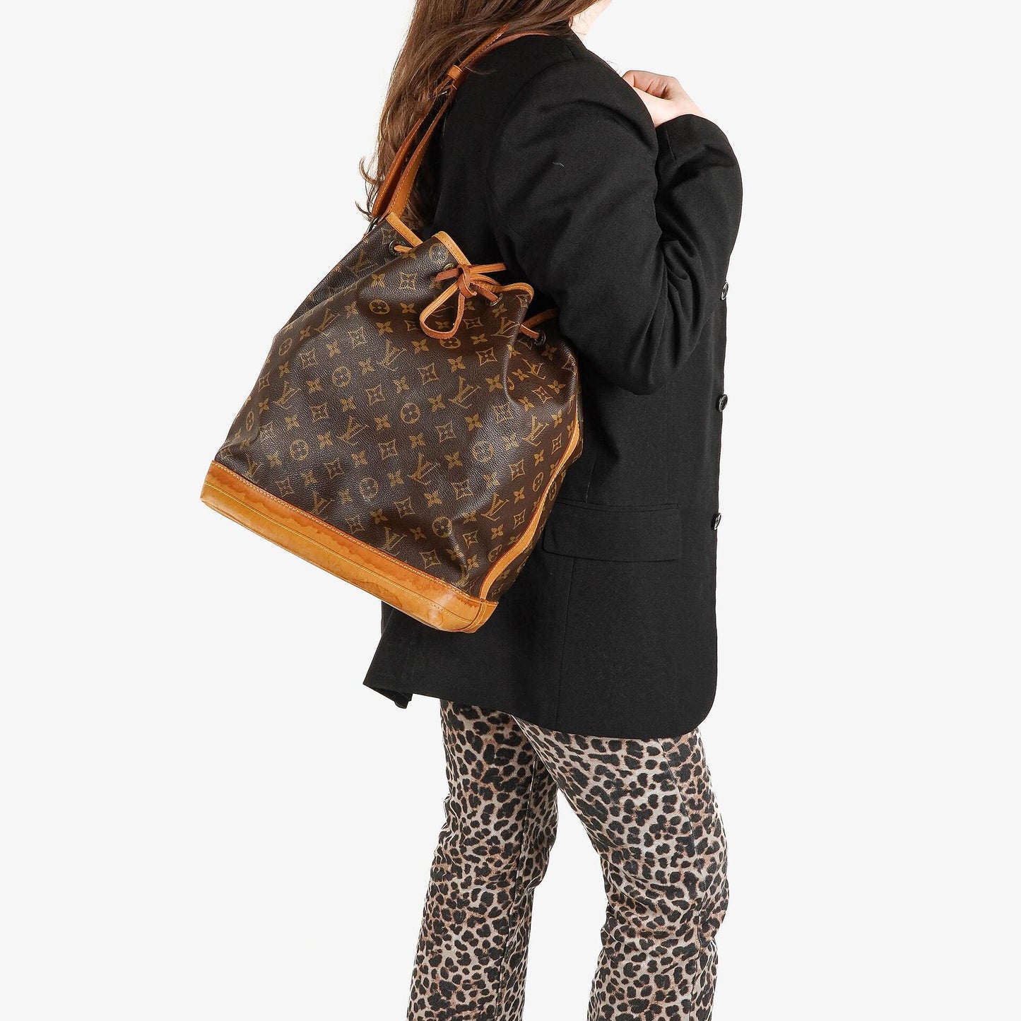 Louis Vuitton Noe Grande GM Monogram Canvas Shoulder Bag