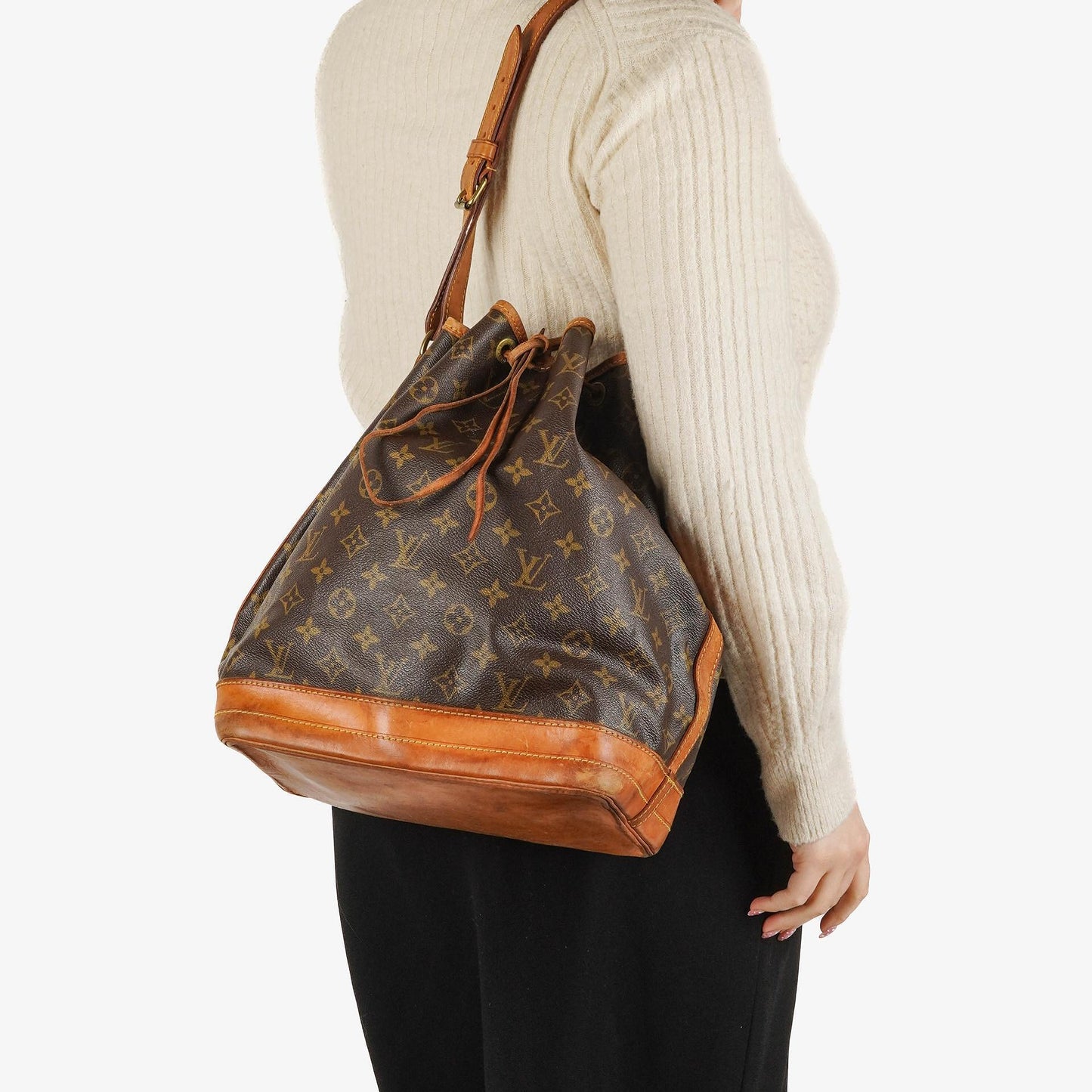 Louis Vuitton Noe Grande GM Monogram Canvas Shoulder Bag