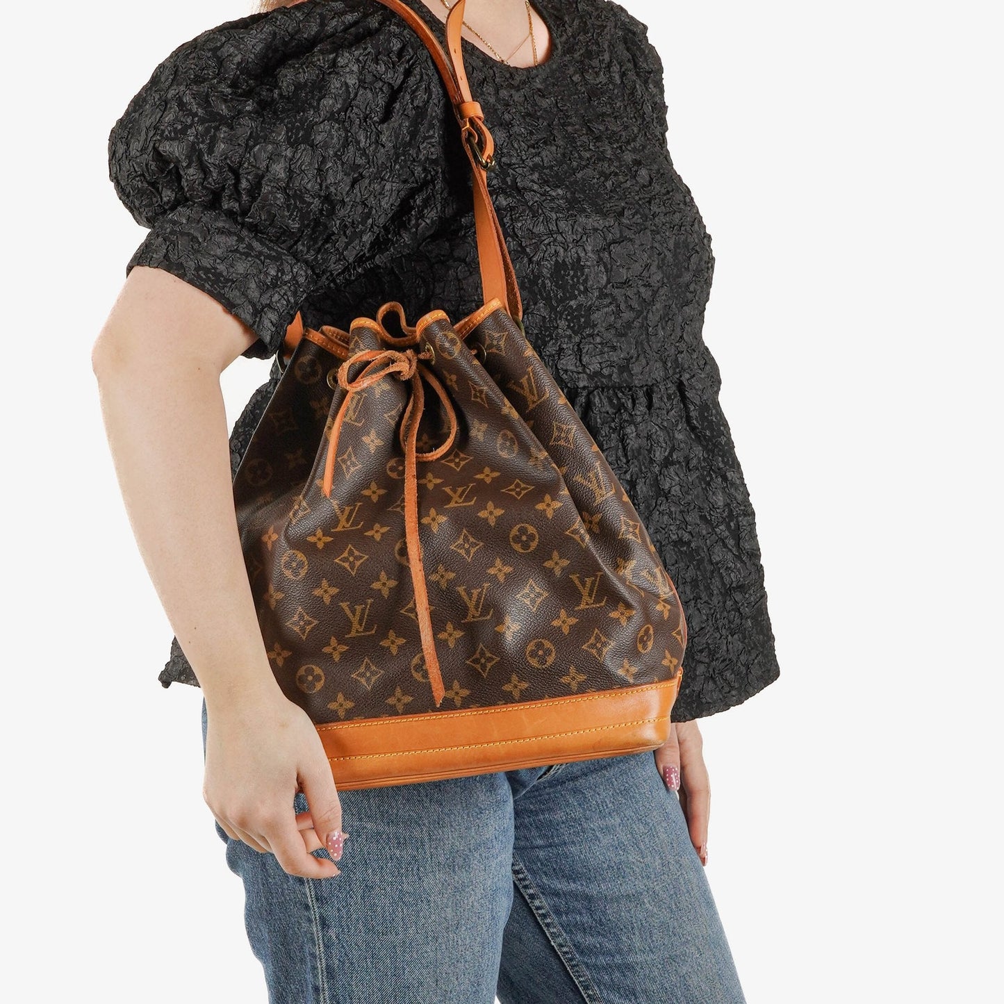 Louis Vuitton Noe Grande GM Monogram Canvas Shoulder Bag