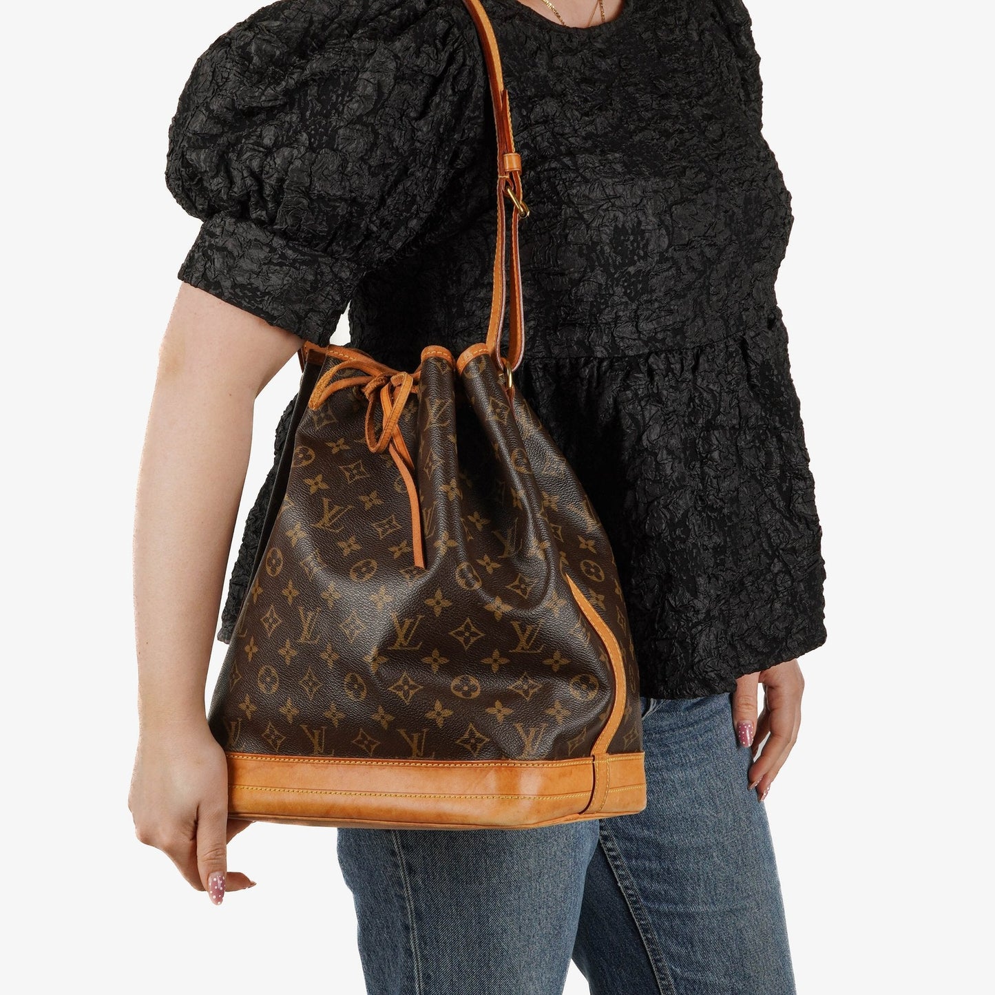 Louis Vuitton Noe Grande GM Monogram Canvas Shoulder Bag