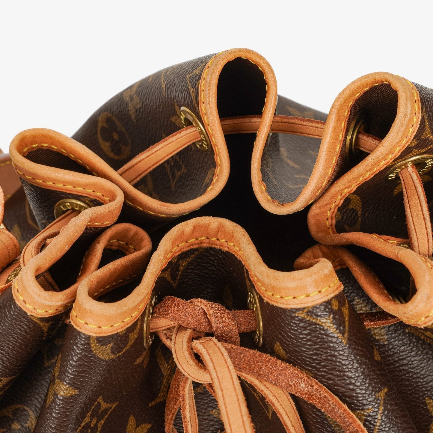 Louis Vuitton Noe Grande GM Monogram Canvas Shoulder Bag