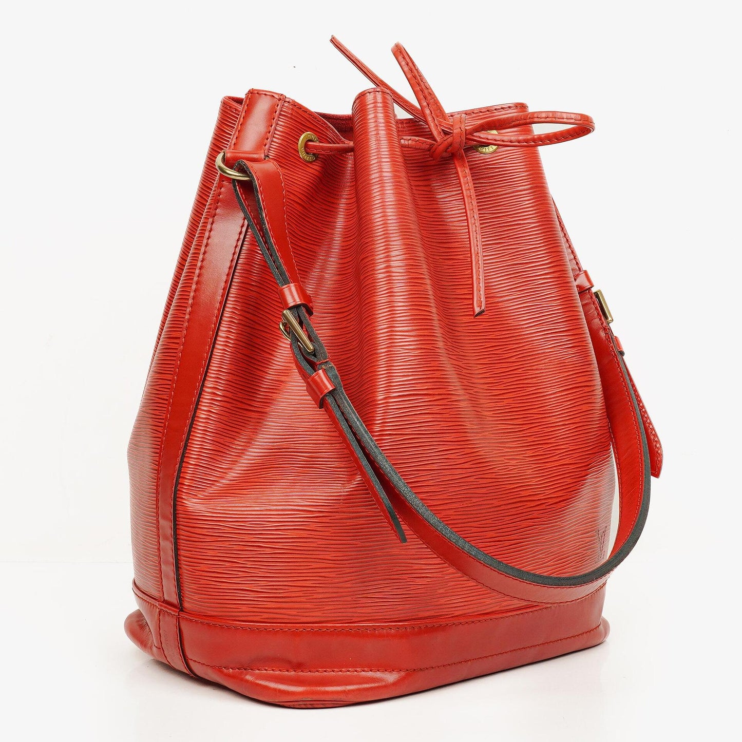 Louis Vuitton Noe Grande GM Red Epi Leather Shoulder Bag