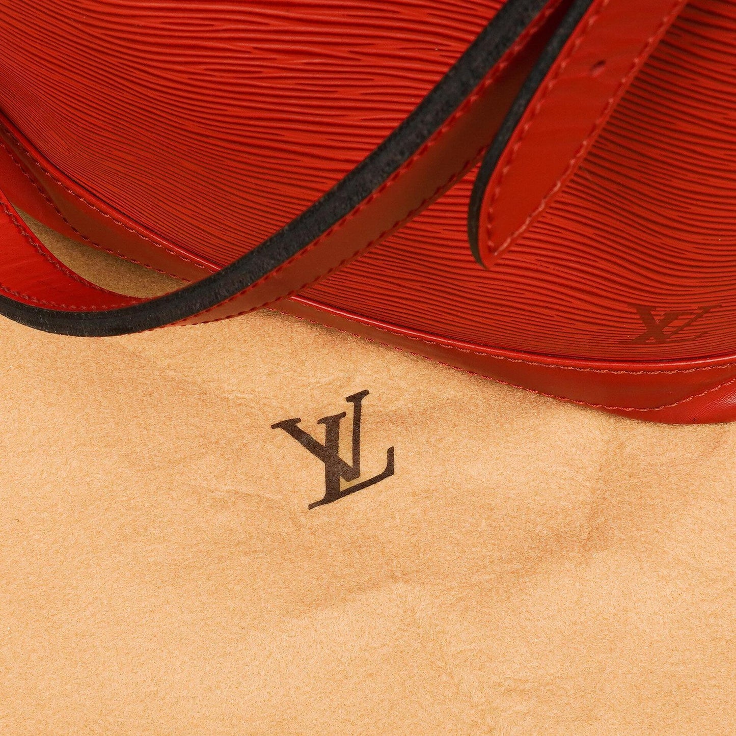 Louis Vuitton Noe Grande GM Red Epi Leather Shoulder Bag