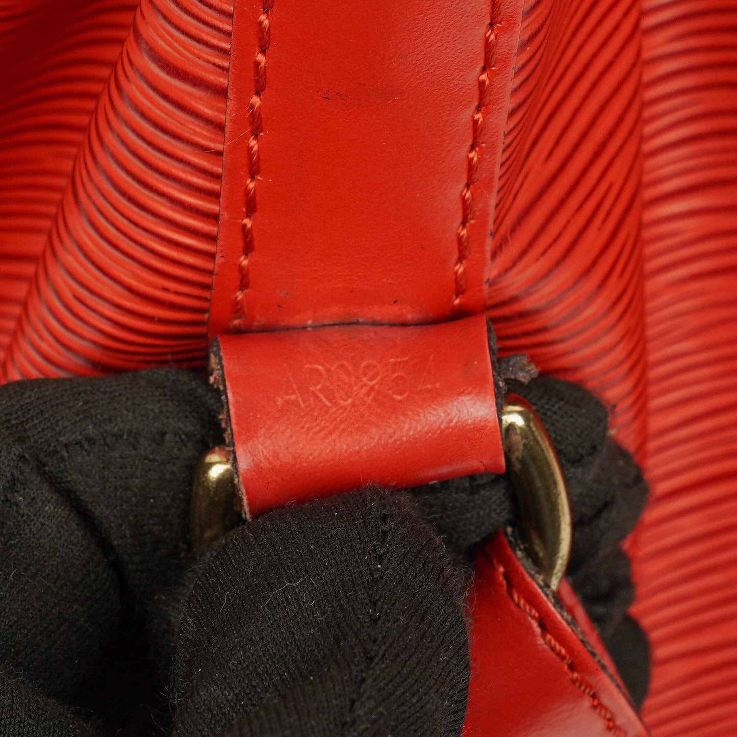 Louis Vuitton Noe Grande GM Red Epi Leather Shoulder Bag