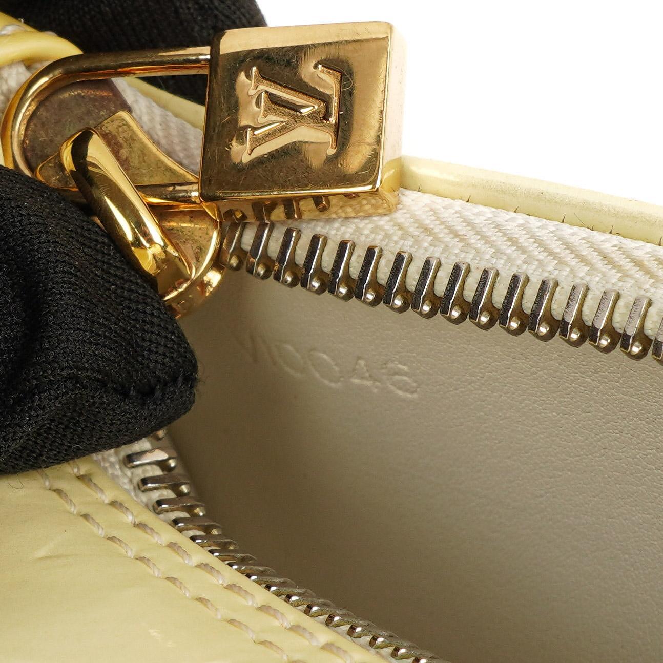 Louis Vuitton Papillon 30 Bedford Perle Monogram Vernis Leather Bag