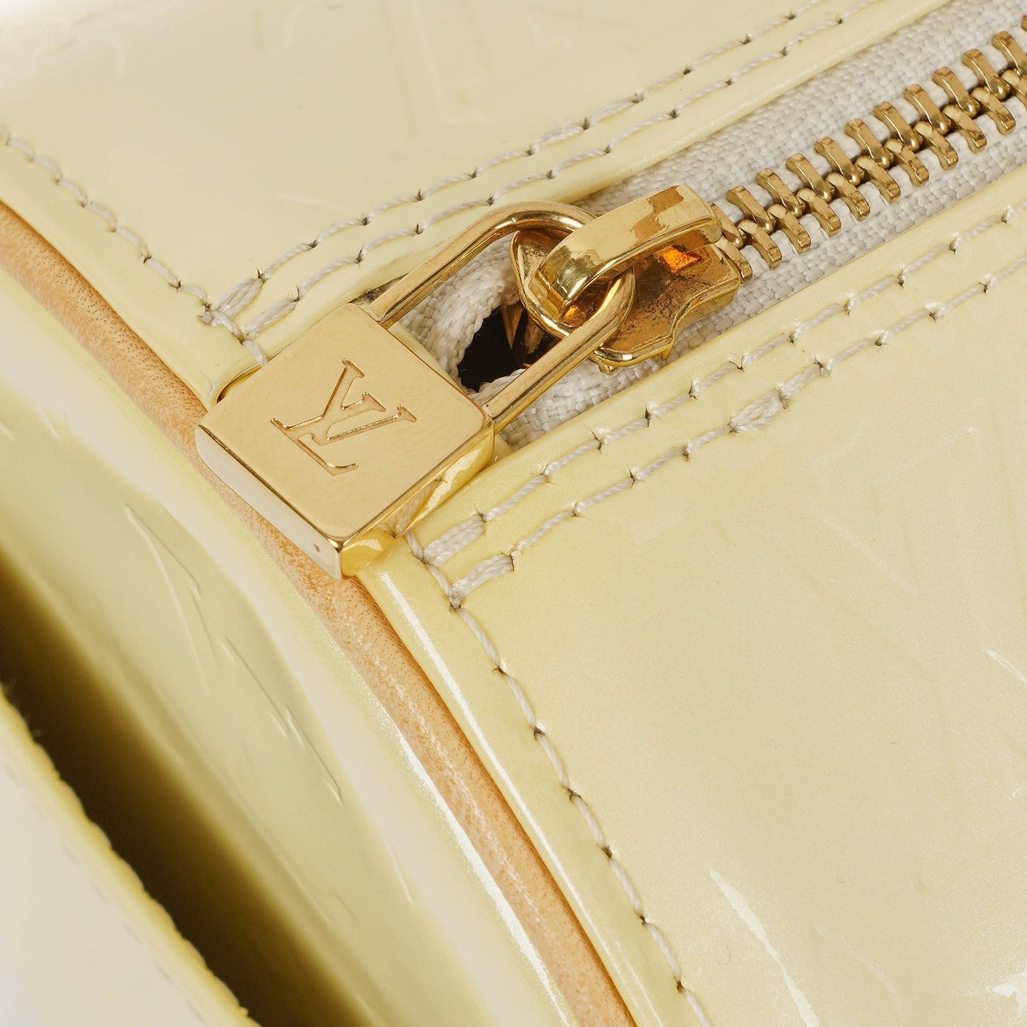Louis Vuitton Papillon 30 Bedford Perle Monogram Vernis Leather Bag