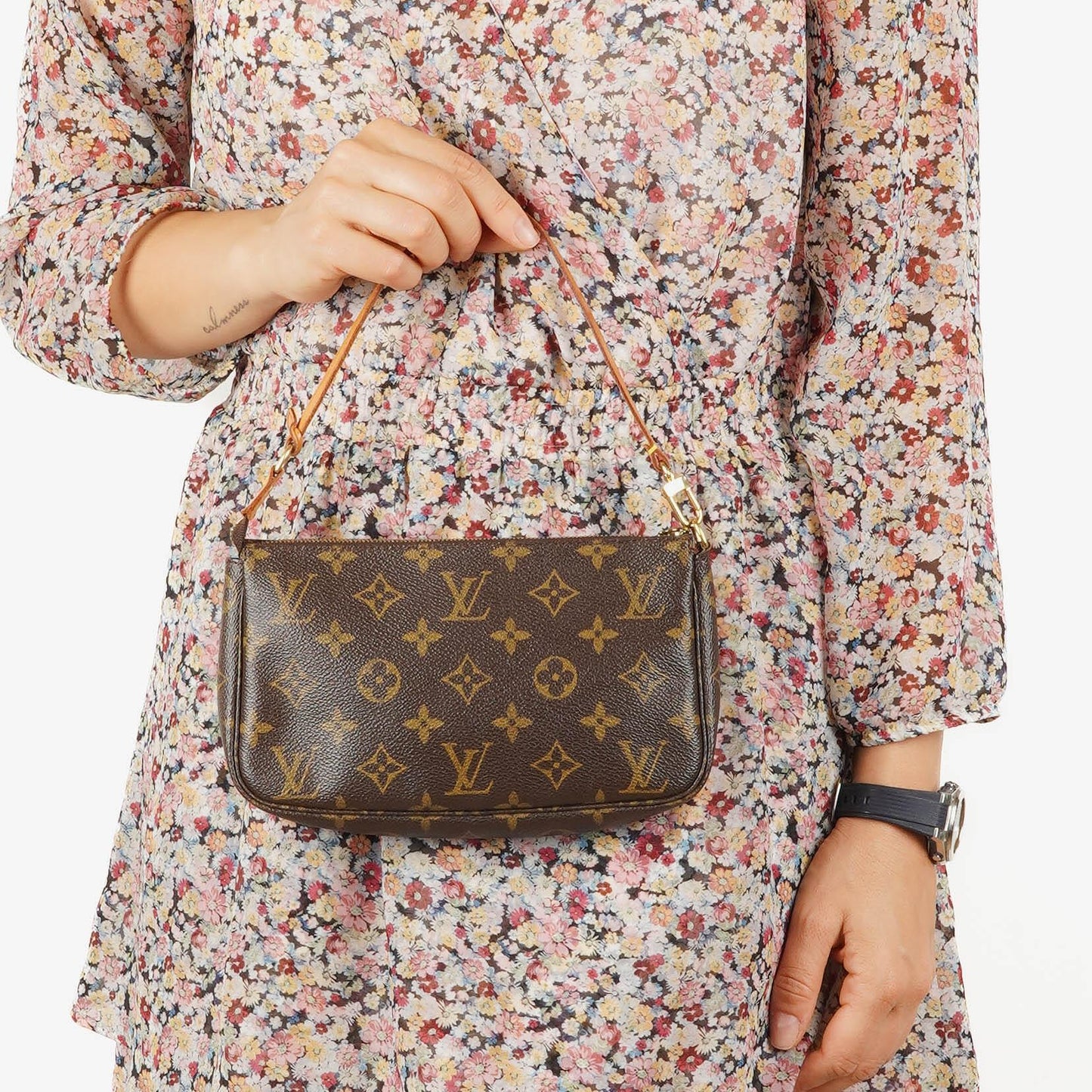 Louis Vuitton Pochette Accessoires Monogram Canvas Clutch Bag