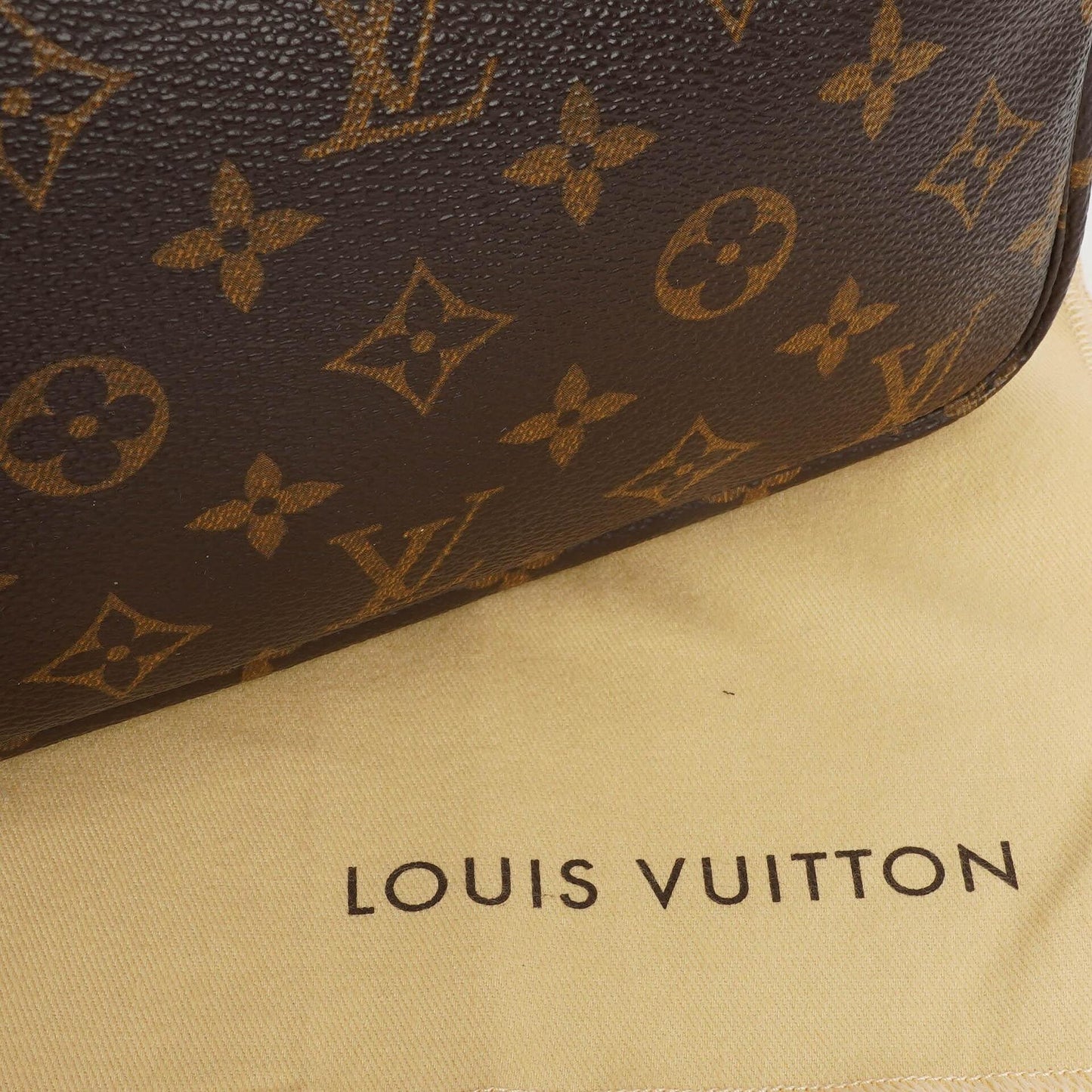 Louis Vuitton Pochette Accessoires Monogram Canvas Clutch Handbag