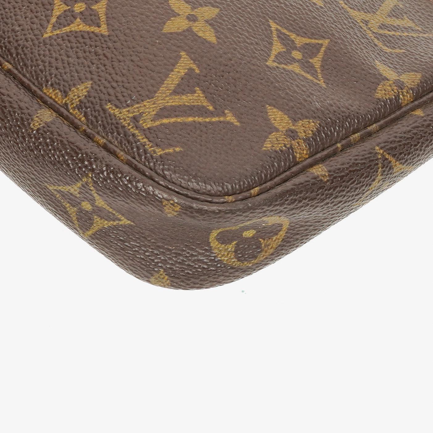 Louis Vuitton Pochette Accessoires Monogram Canvas Clutch Handbag