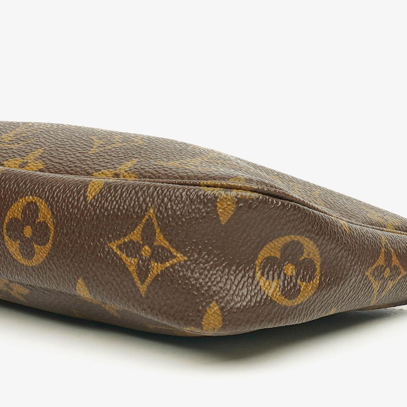 Louis Vuitton Pochette Accessoires Monogram Canvas Clutch Handbag