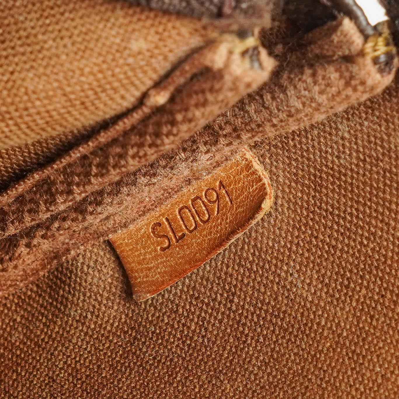 Louis Vuitton Pochette Accessoires Monogram Canvas Clutch Handbag