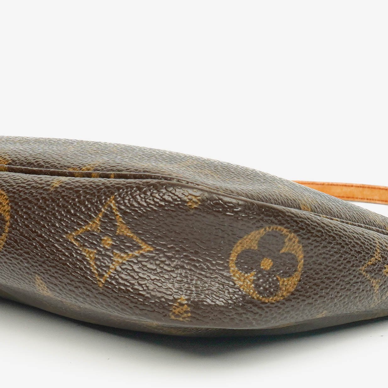 Louis Vuitton Pochette Accessoires Monogram Canvas Clutch Handbag