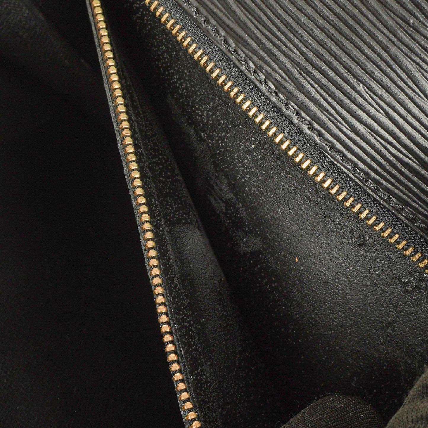 Louis Vuitton Pochette Sellier Dragonne Black Epi Clutch