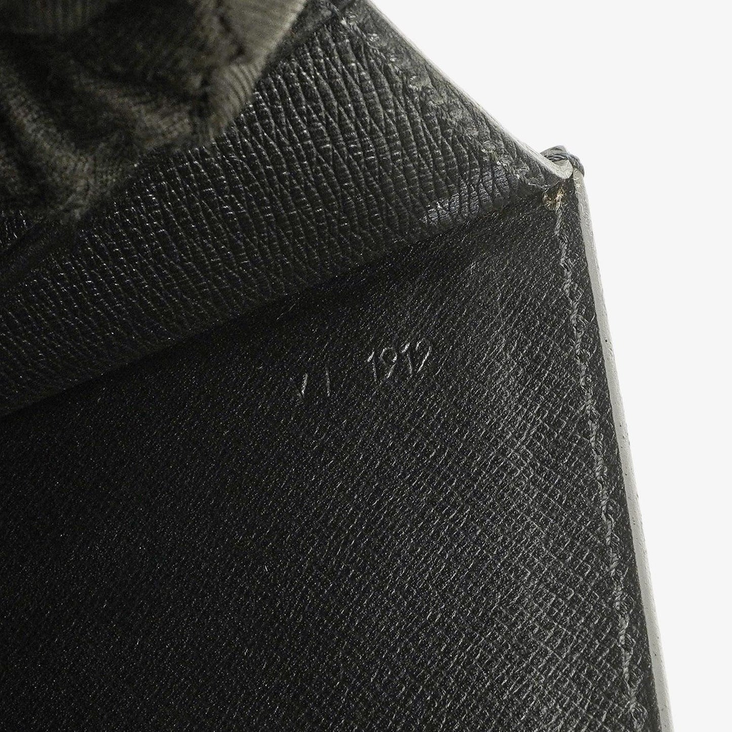 Louis Vuitton Pochette Sellier Dragonne Black Epi Clutch