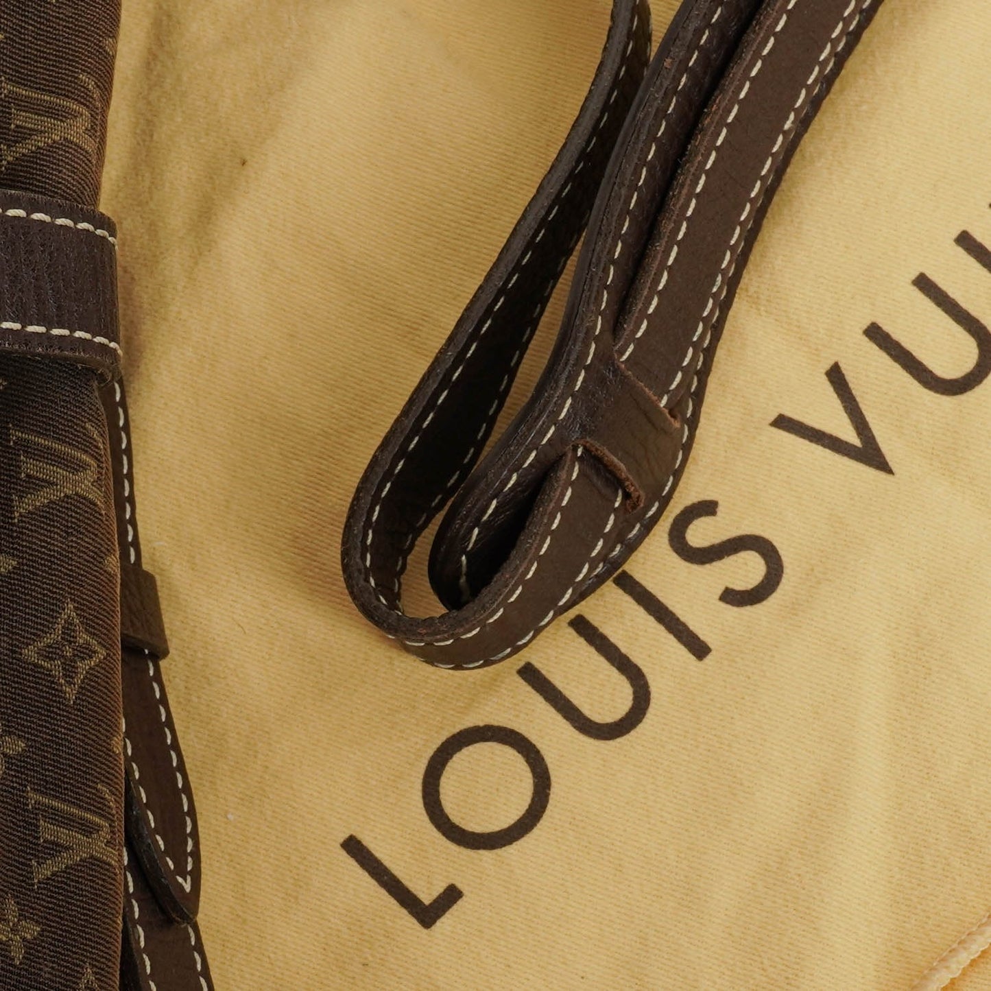 Louis Vuitton Saumur 30 Mini Lin Monogram Dune