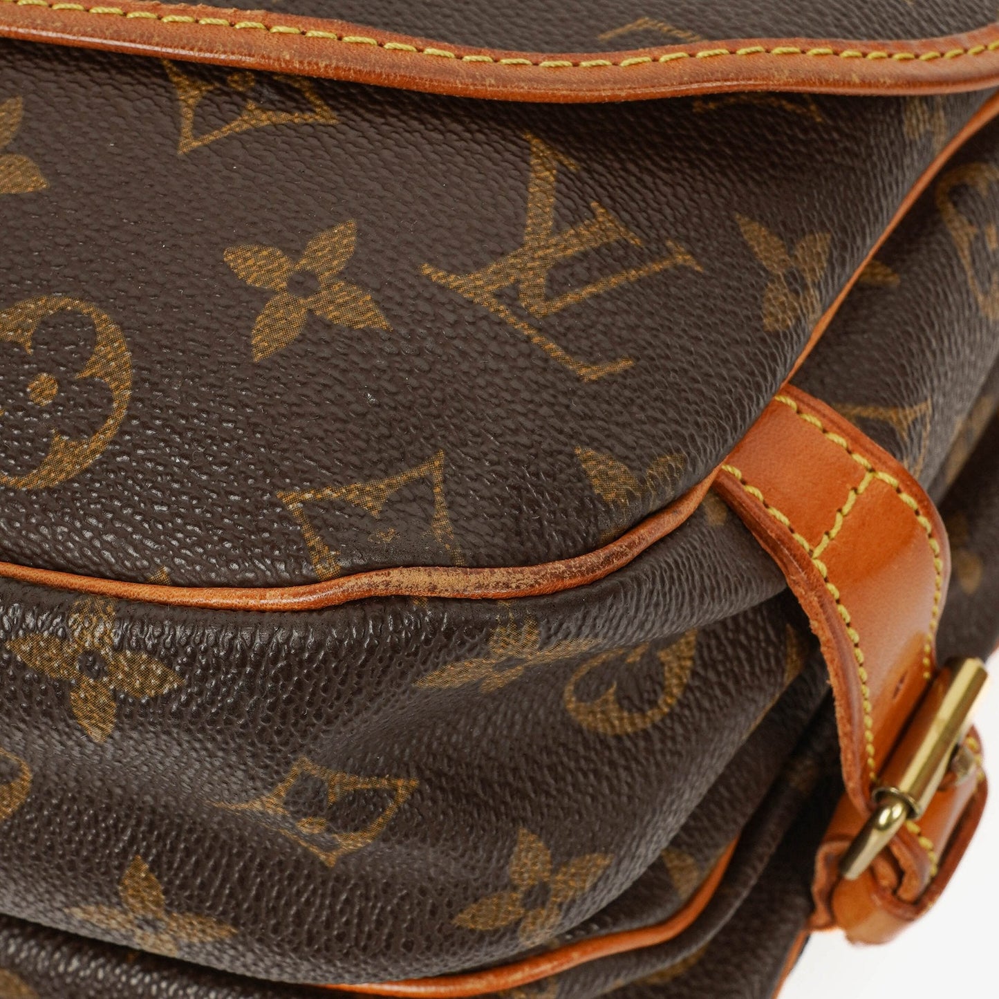 Louis Vuitton Saumur 30 Monogram Canvas Crossbody Bag