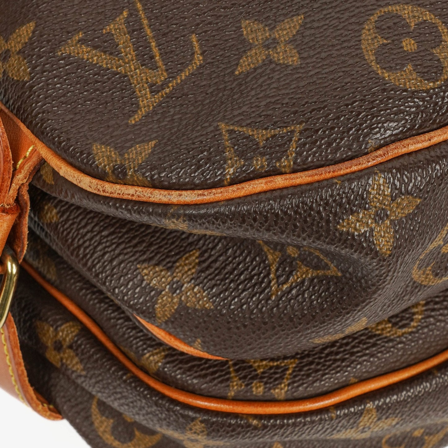 Louis Vuitton Saumur 30 Monogram Canvas Crossbody Bag
