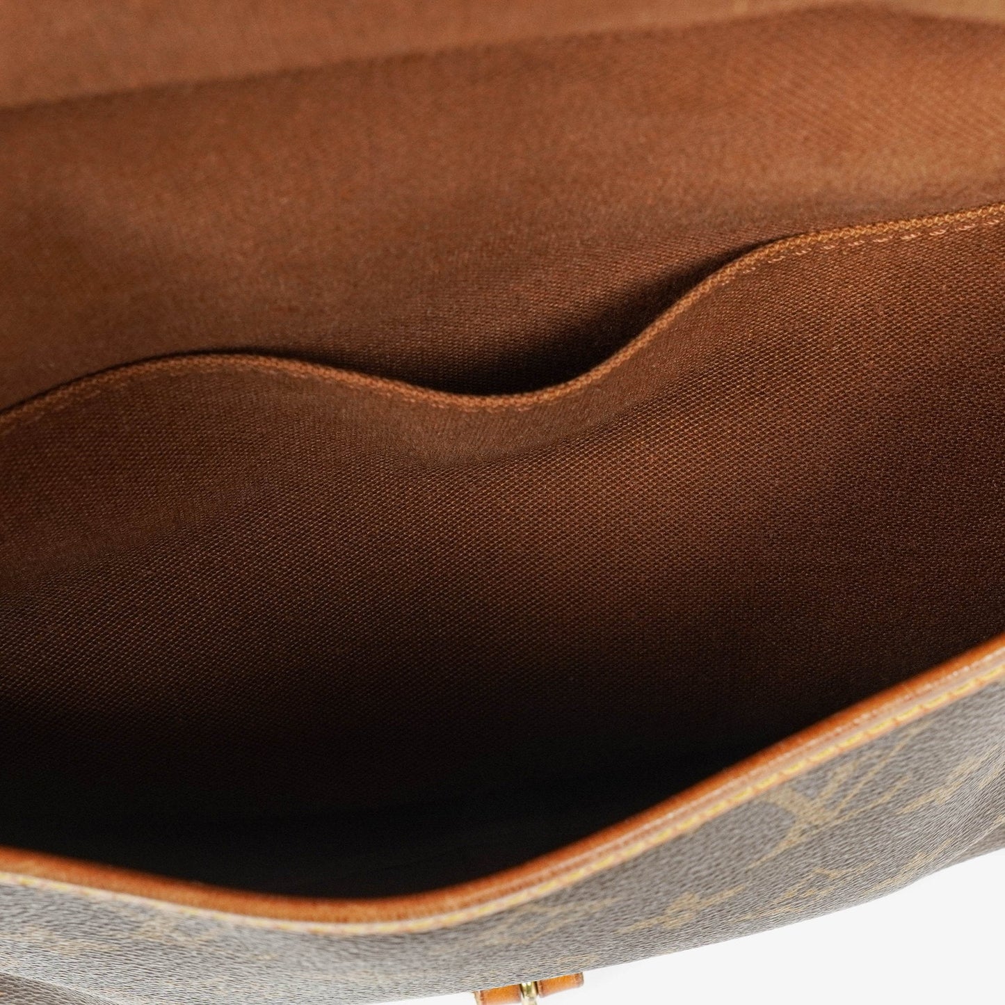 Louis Vuitton Saumur 30 Monogram Canvas Crossbody Bag