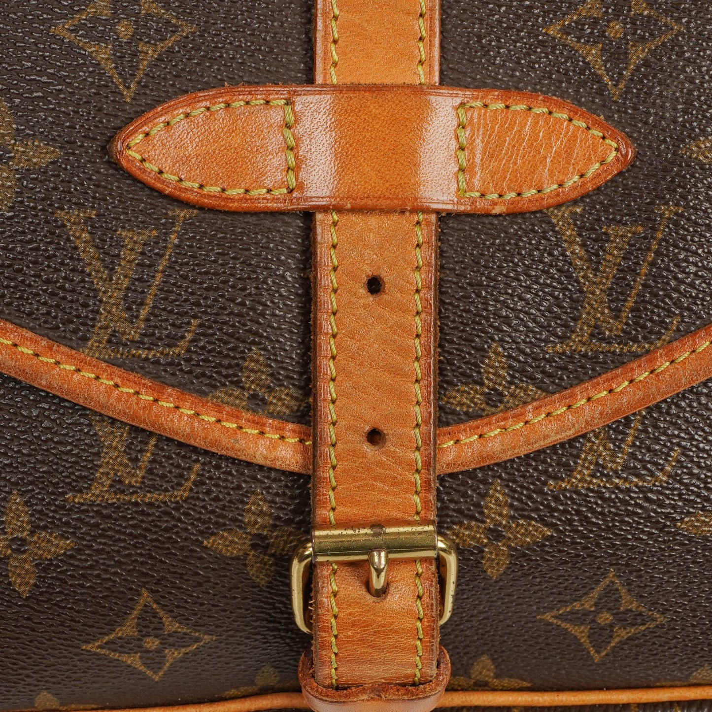 Louis Vuitton Saumur 30 Monogram Canvas Crossbody Bag