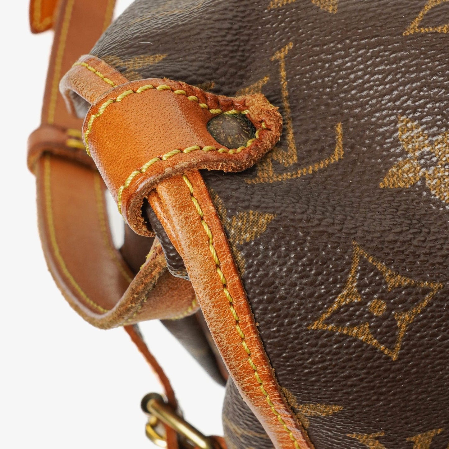 Louis Vuitton Saumur 30 Monogram Canvas Crossbody Bag