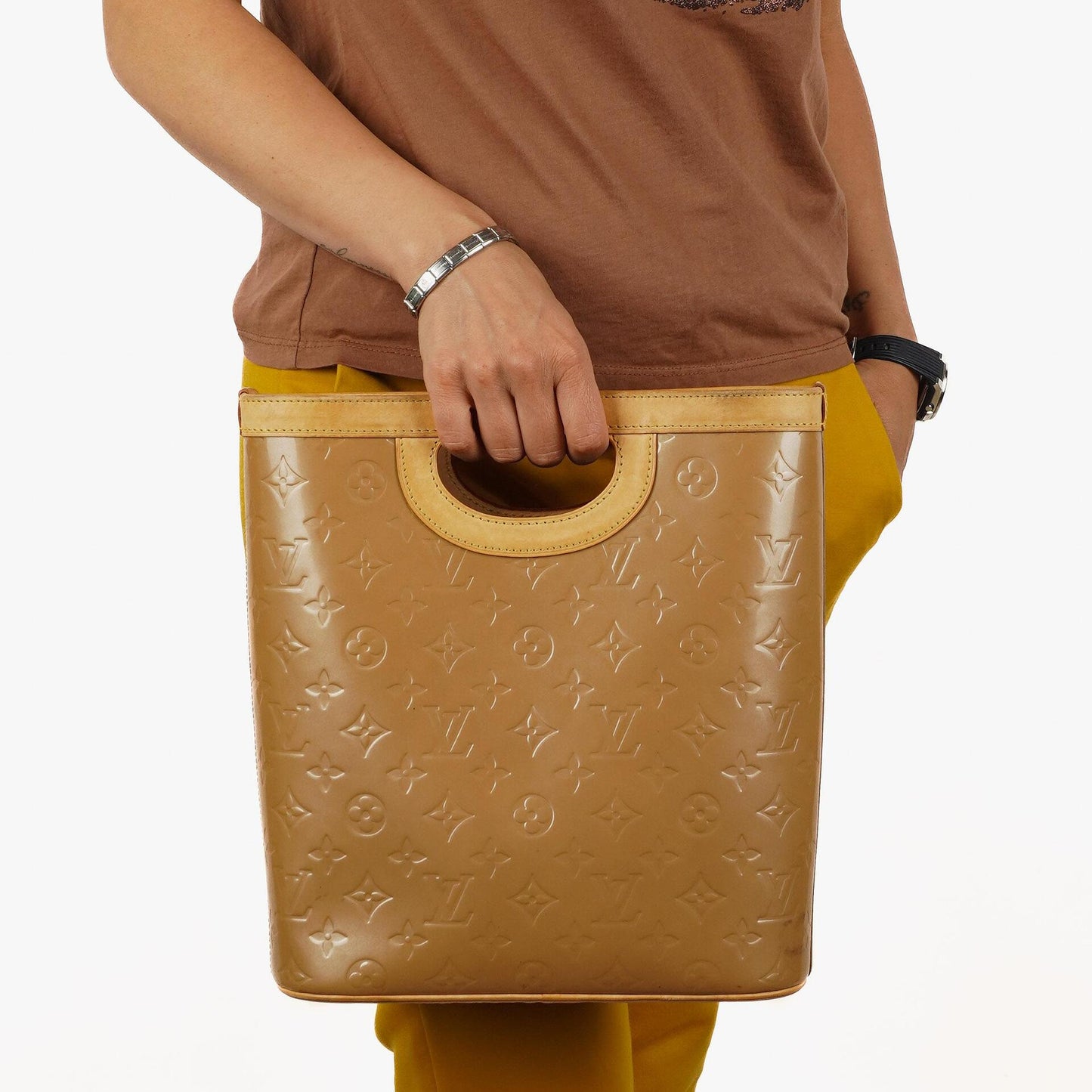 Louis Vuitton Stillwood Vertical Beige Monogram Vernis Handbag