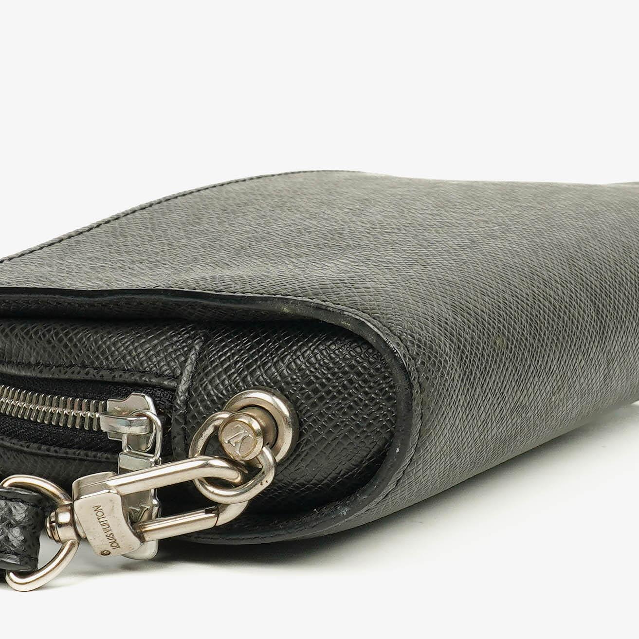 Louis Vuitton Taiga Orsay Clutch Bag