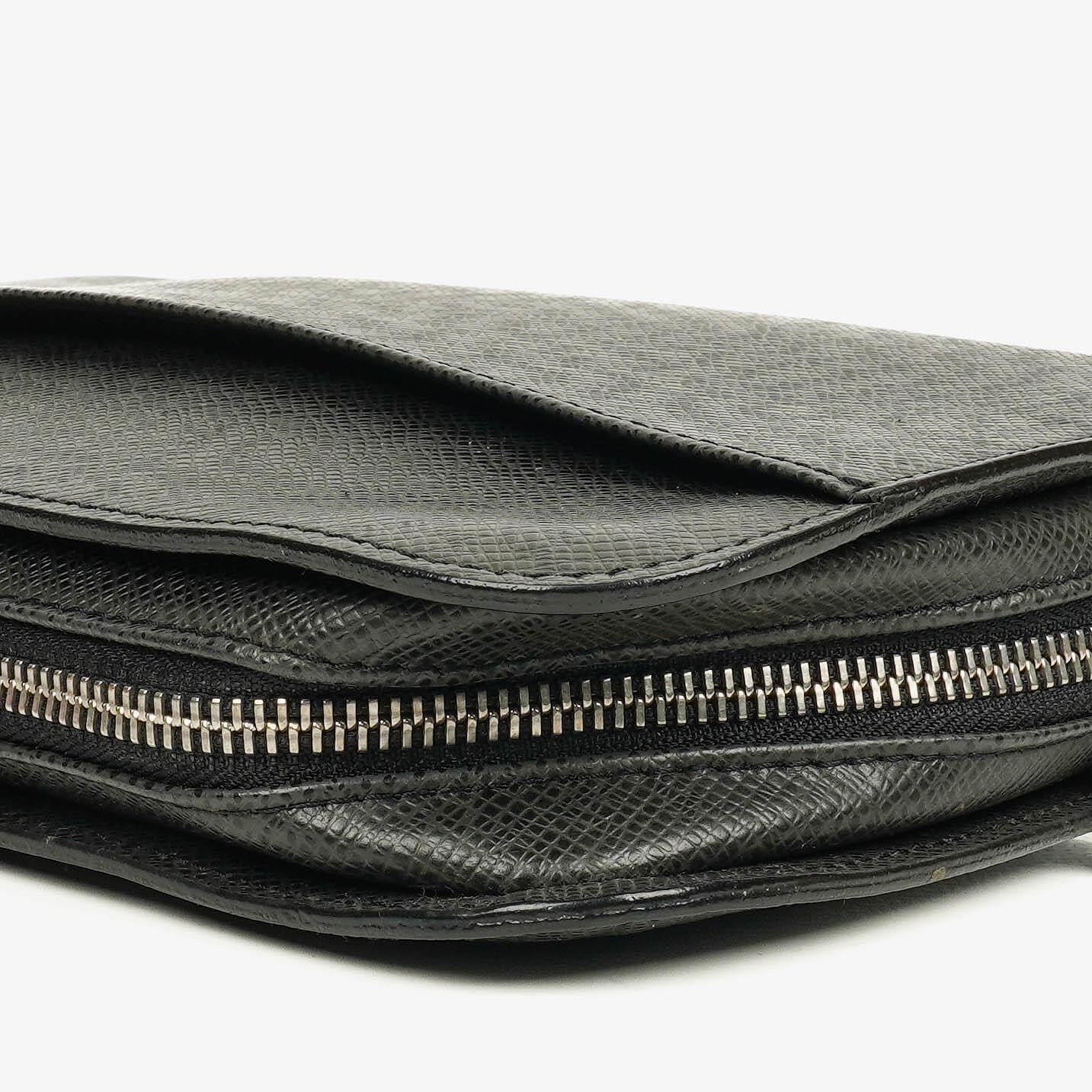 Louis Vuitton Taiga Orsay Clutch Bag