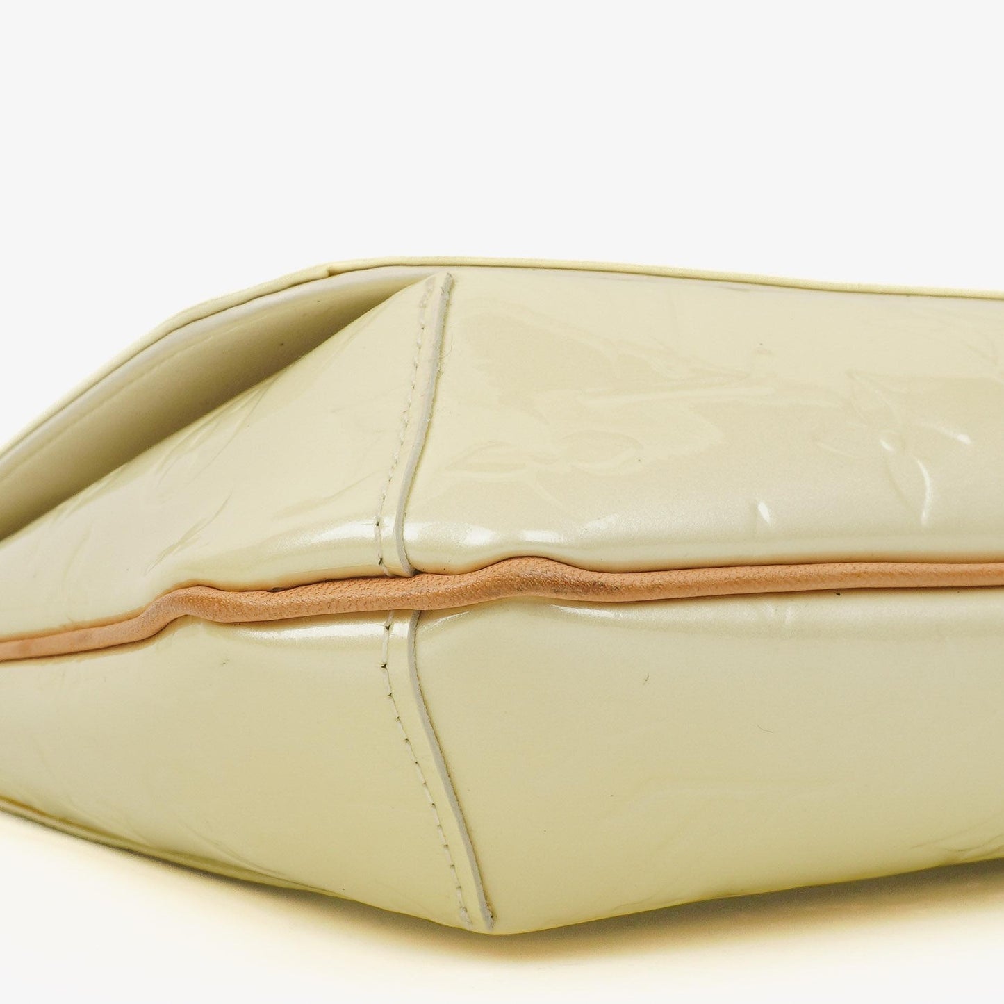 Louis Vuitton Thompson Street Perle Monogram Vernis Leather Shoulder Bag