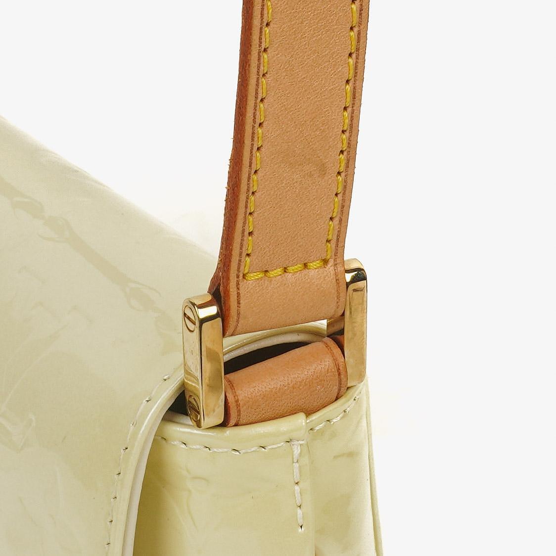 Louis Vuitton Thompson Street Perle Monogram Vernis Leather Shoulder Bag