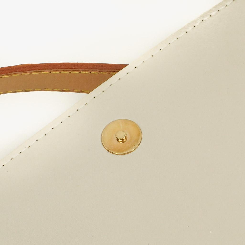 Louis Vuitton Thompson Street Perle Monogram Vernis Leather Shoulder Bag
