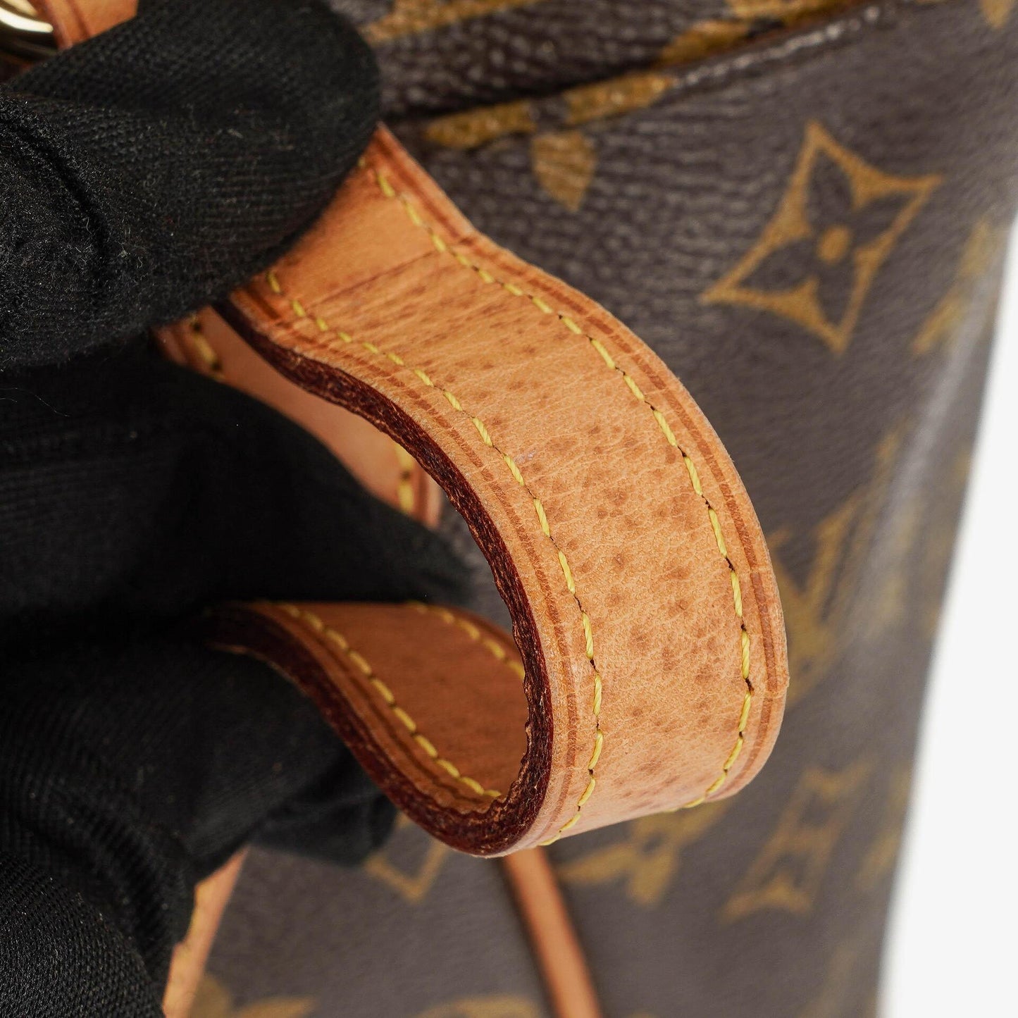 Louis Vuitton Totally MM Monogram Canvas Bag