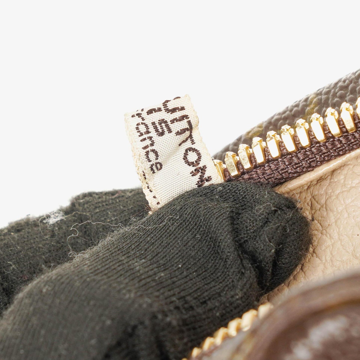 Louis Vuitton Trousse Toilette 23 Monogram Canvas Cosmetic Bag