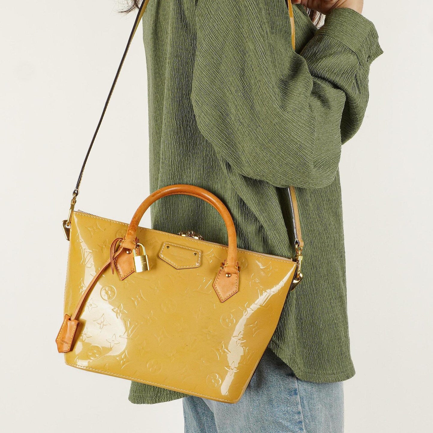 Louis Vuitton Vernis Montebello PM Handag