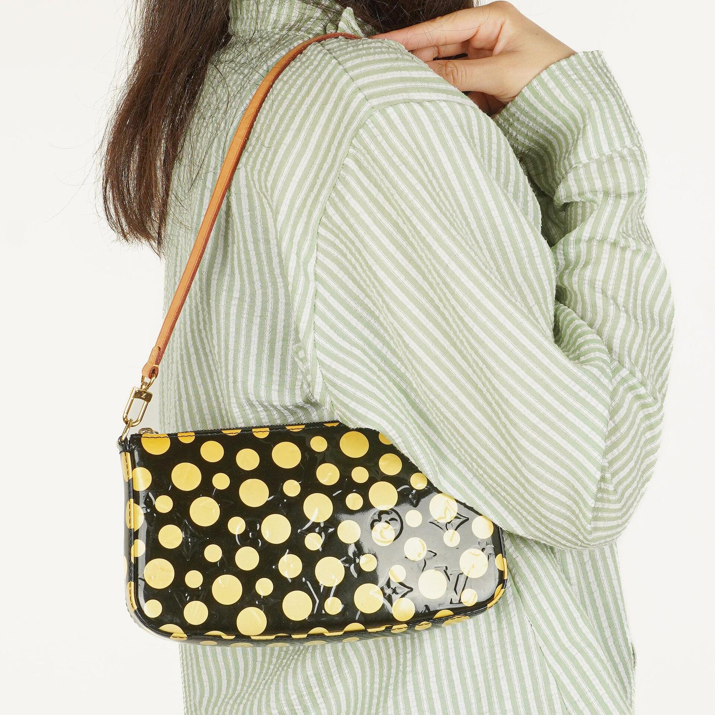 Louis Vuitton Yayoi Kusama Infinity Dots Black/Yellow Vernis Pochette Accessoires