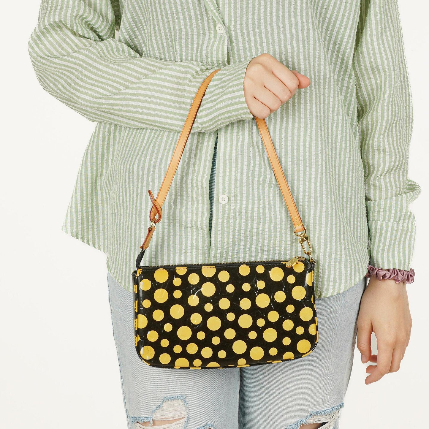 Louis Vuitton Yayoi Kusama Infinity Dots Black/Yellow Vernis Pochette Accessoires