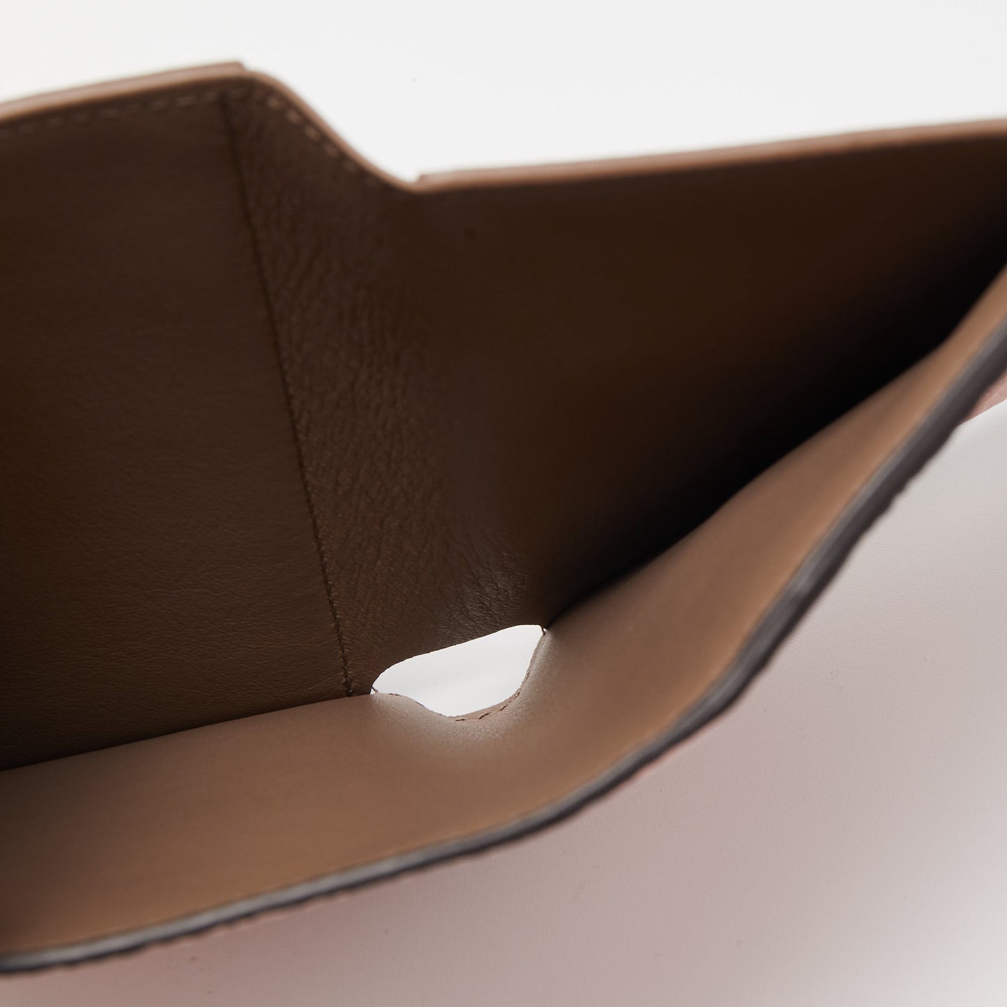 LOUIS VUITTON Magnolia Leather Capucines Compact Wallet