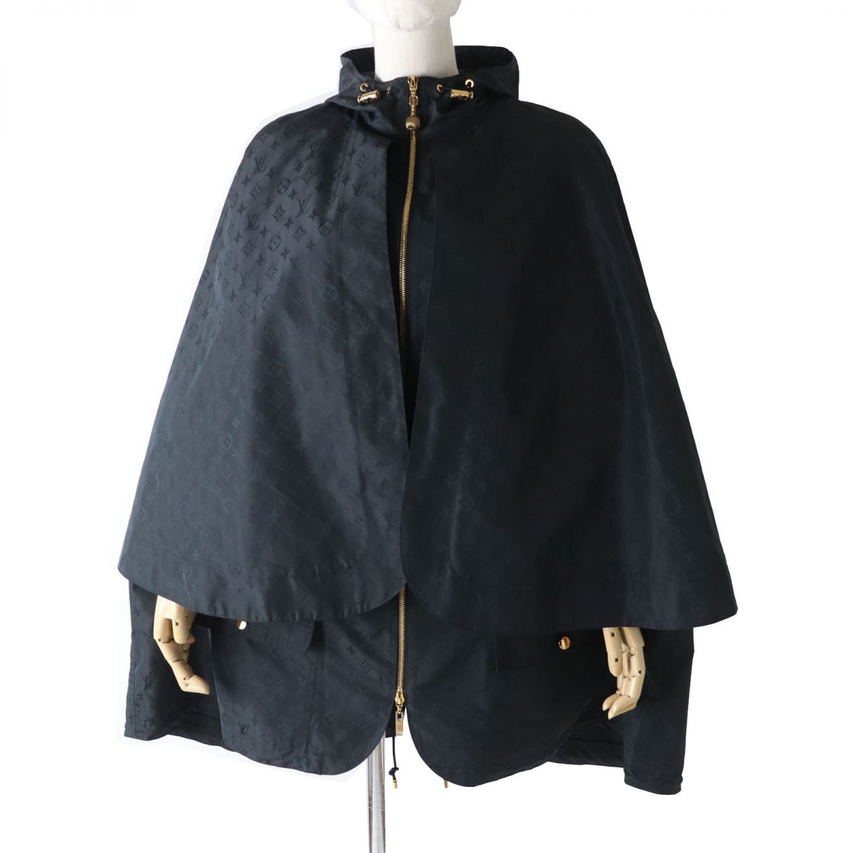 LOUIS VUITTON poncho Outer: 53% polyester, Outer: 47% silk, Lining: 100% cotton Black Monogram Pattern Women 34