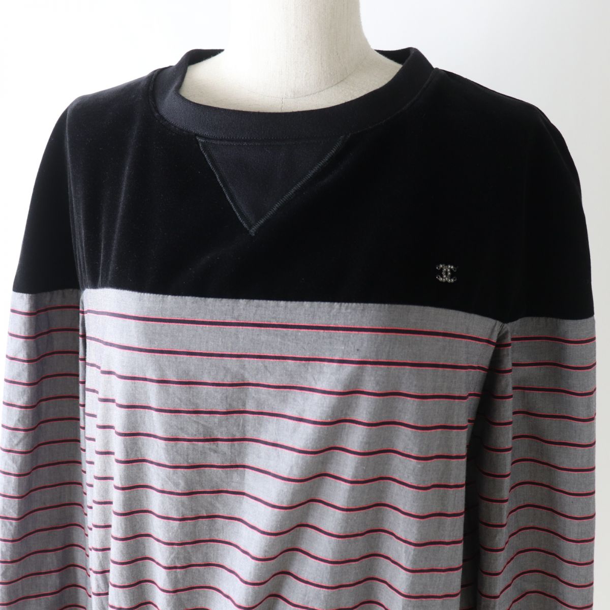 CHANEL sweat Main: 96% cotton, Main: 4% polyester, Part: 65% viscose, Part: 25% wool, Part: 10% polyamide (nylon), Part: 71% cotton 29% silk Black x Gray x Neon Pink (Border Pattern) Women 36
