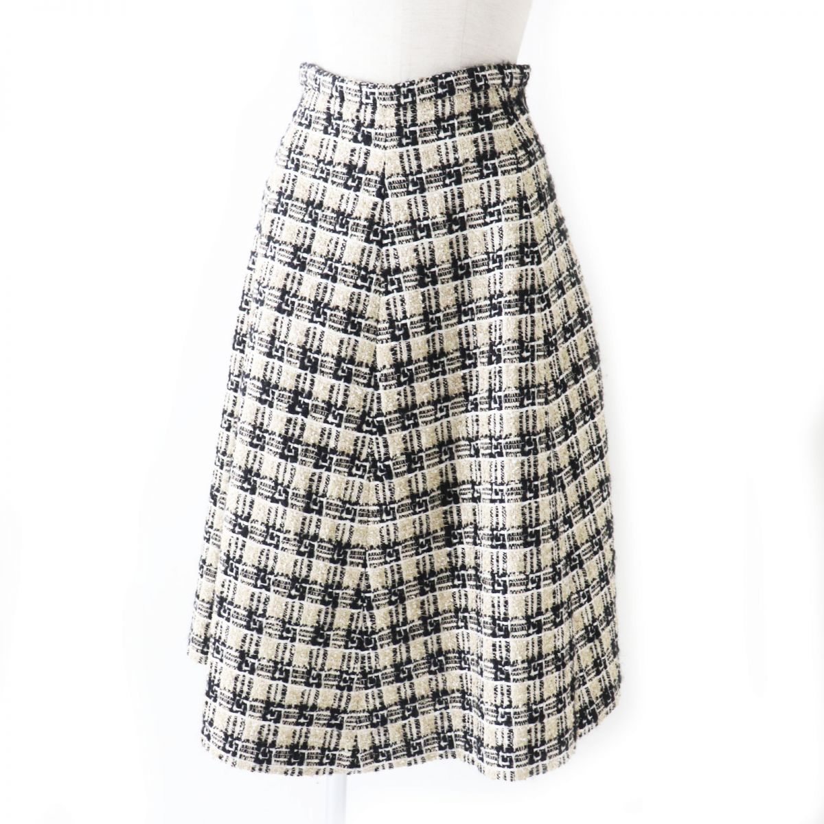 GUCCI skirt Main: 24% cotton, Main: 23% wool, Main: 20% polyester, Main: 19% acrylic, Main: 9% polyamide Black x white x gold<br>(tweed) Women 36
